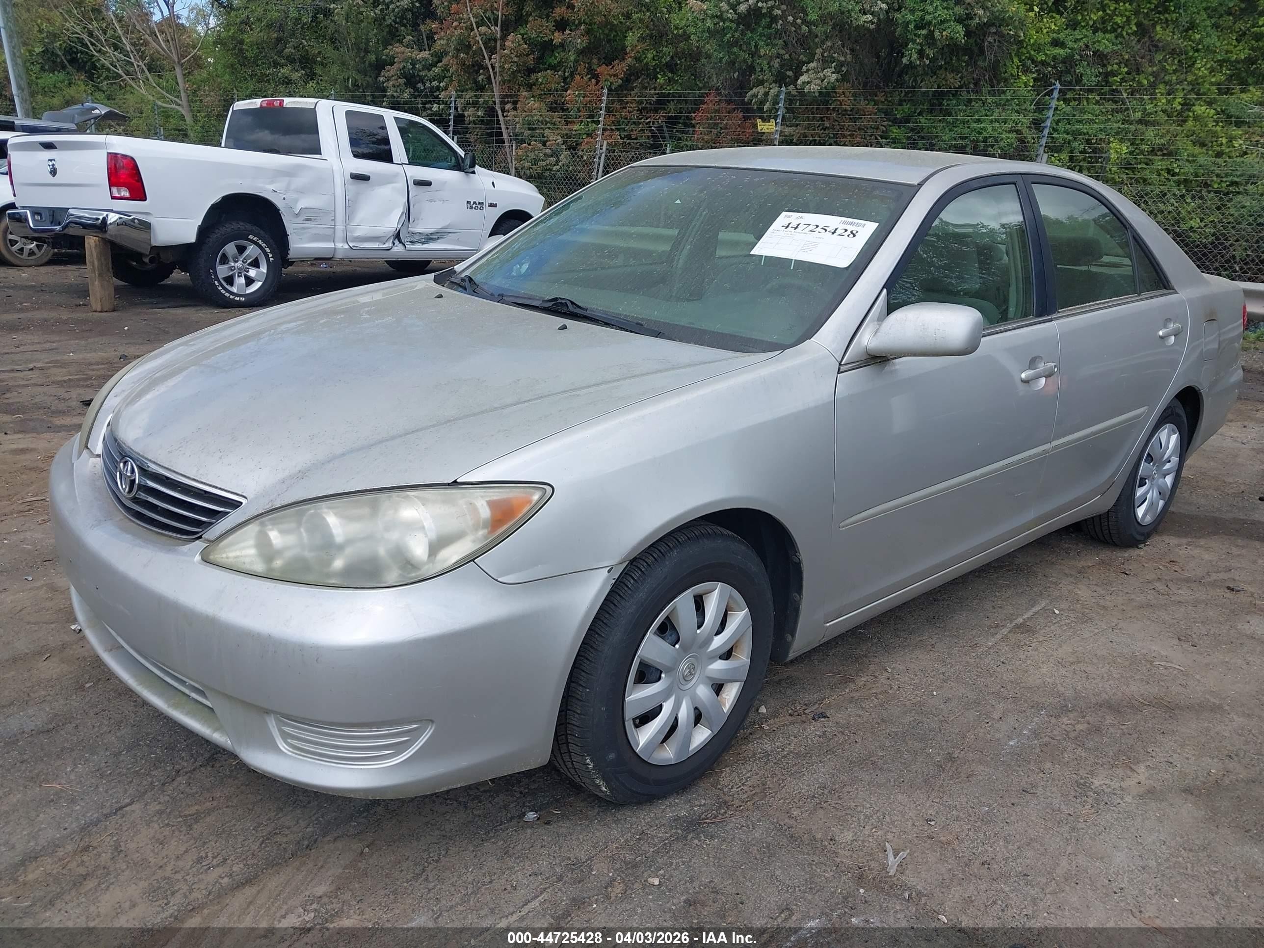 2005 Toyota Camry Le Silver vin: 4T1BE32K35U629550