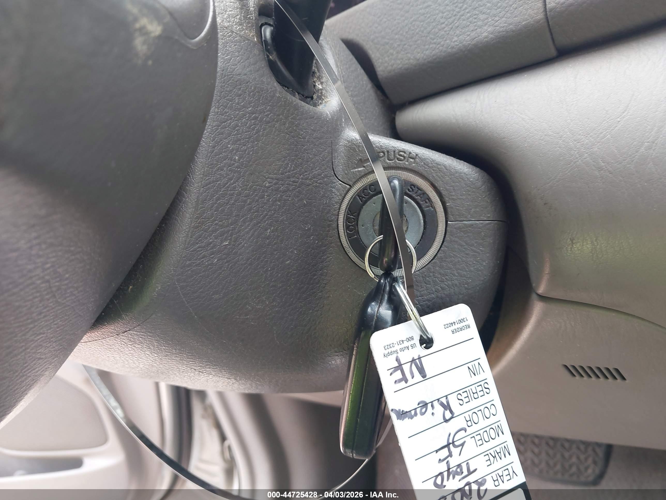 2005 Toyota Camry Le Silver vin: 4T1BE32K35U629550