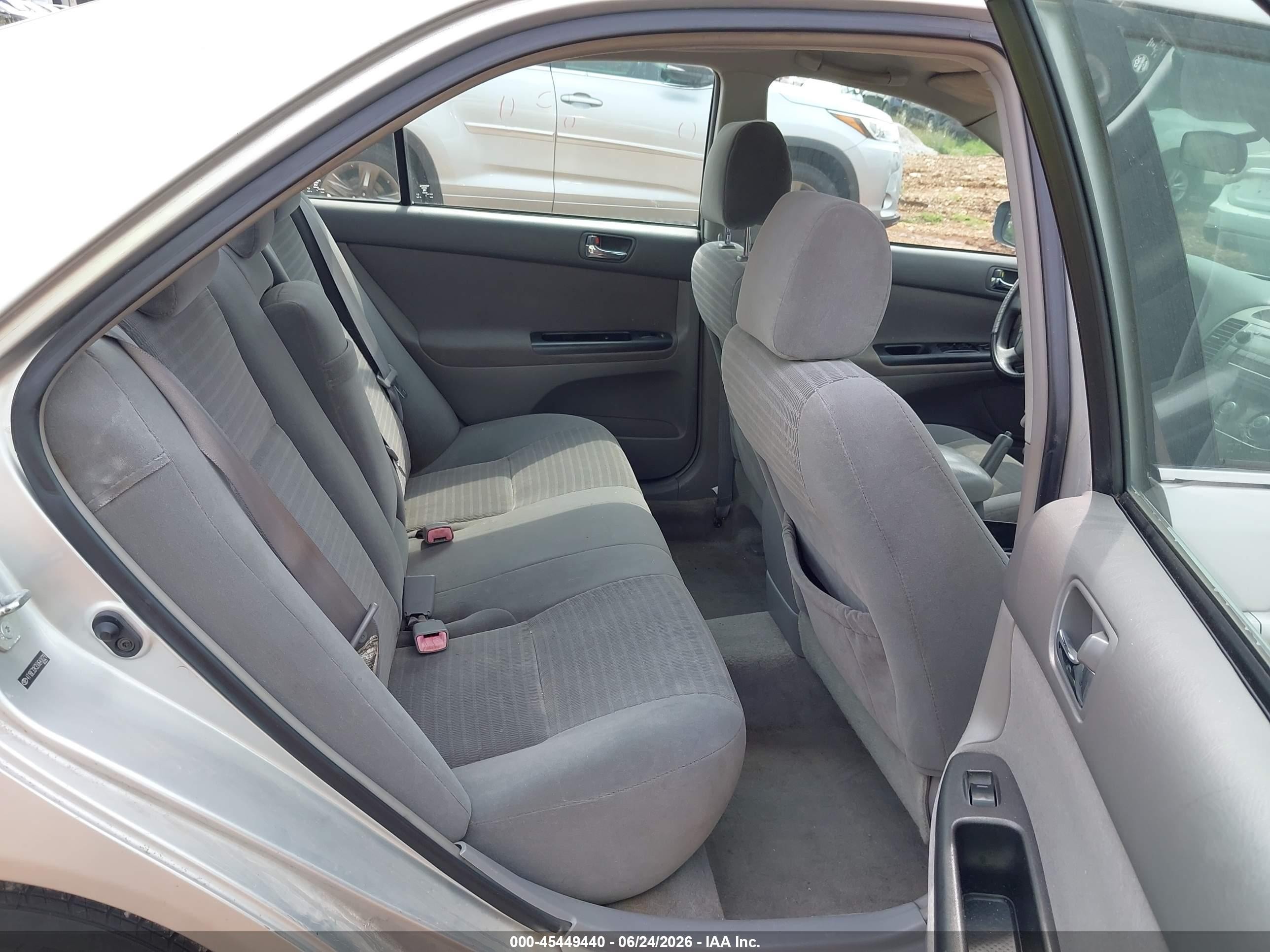2005 Toyota Camry Std Silver vin: 4T1BE32K35U640029