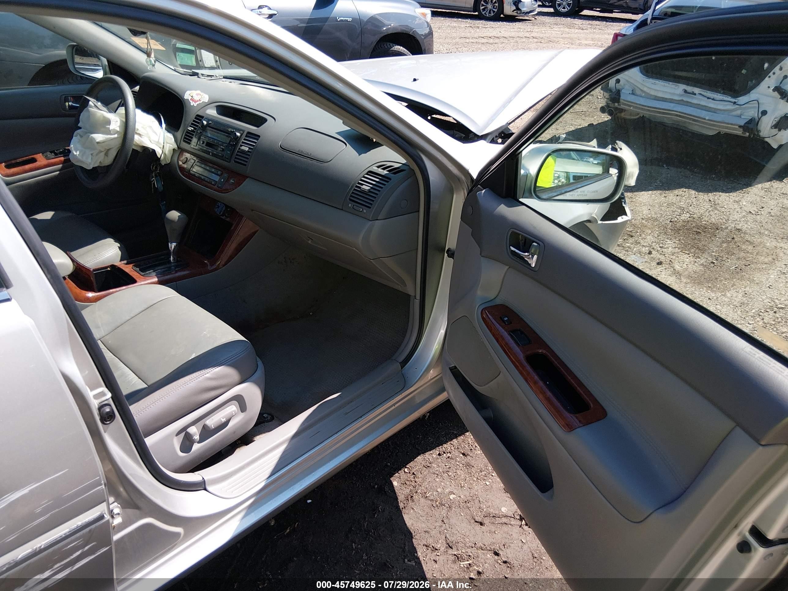 2005 Toyota Camry Xle Silver vin: 4T1BE32K35U961018