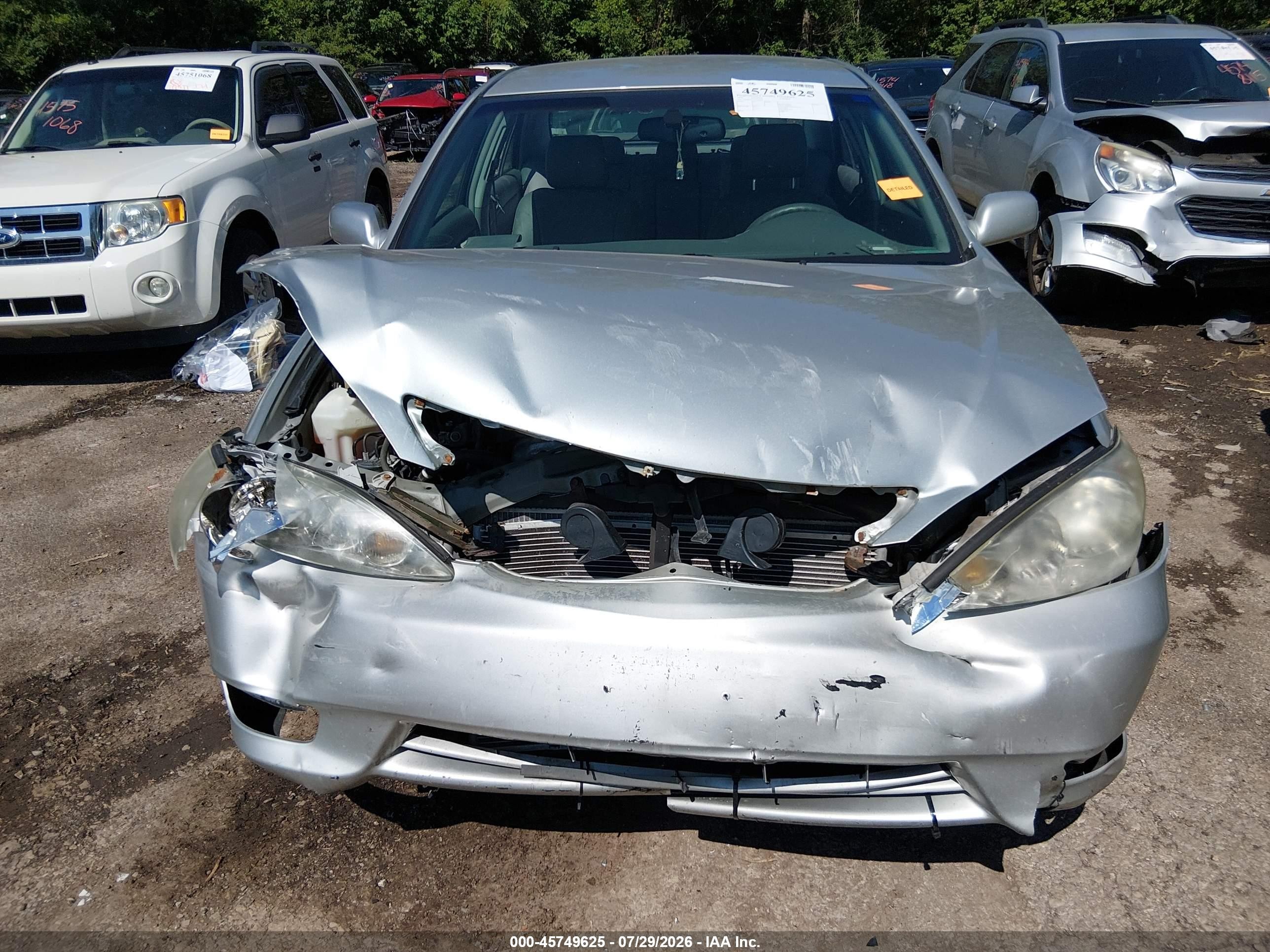 2005 Toyota Camry Xle Silver vin: 4T1BE32K35U961018