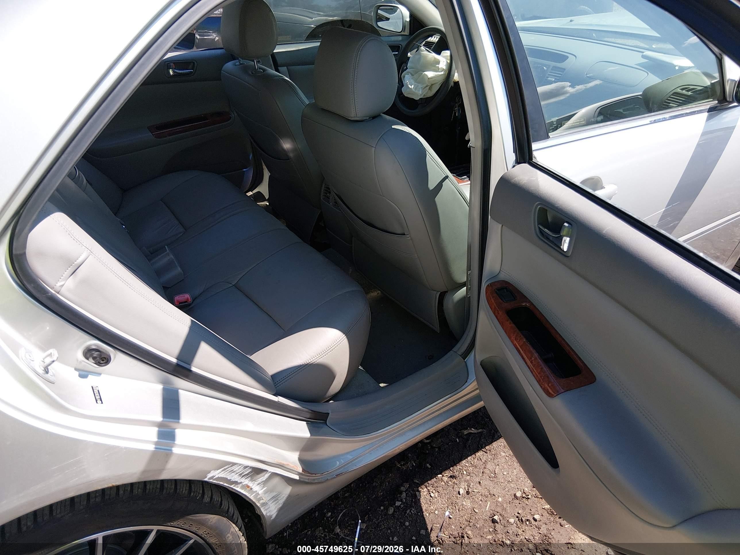 2005 Toyota Camry Xle Silver vin: 4T1BE32K35U961018