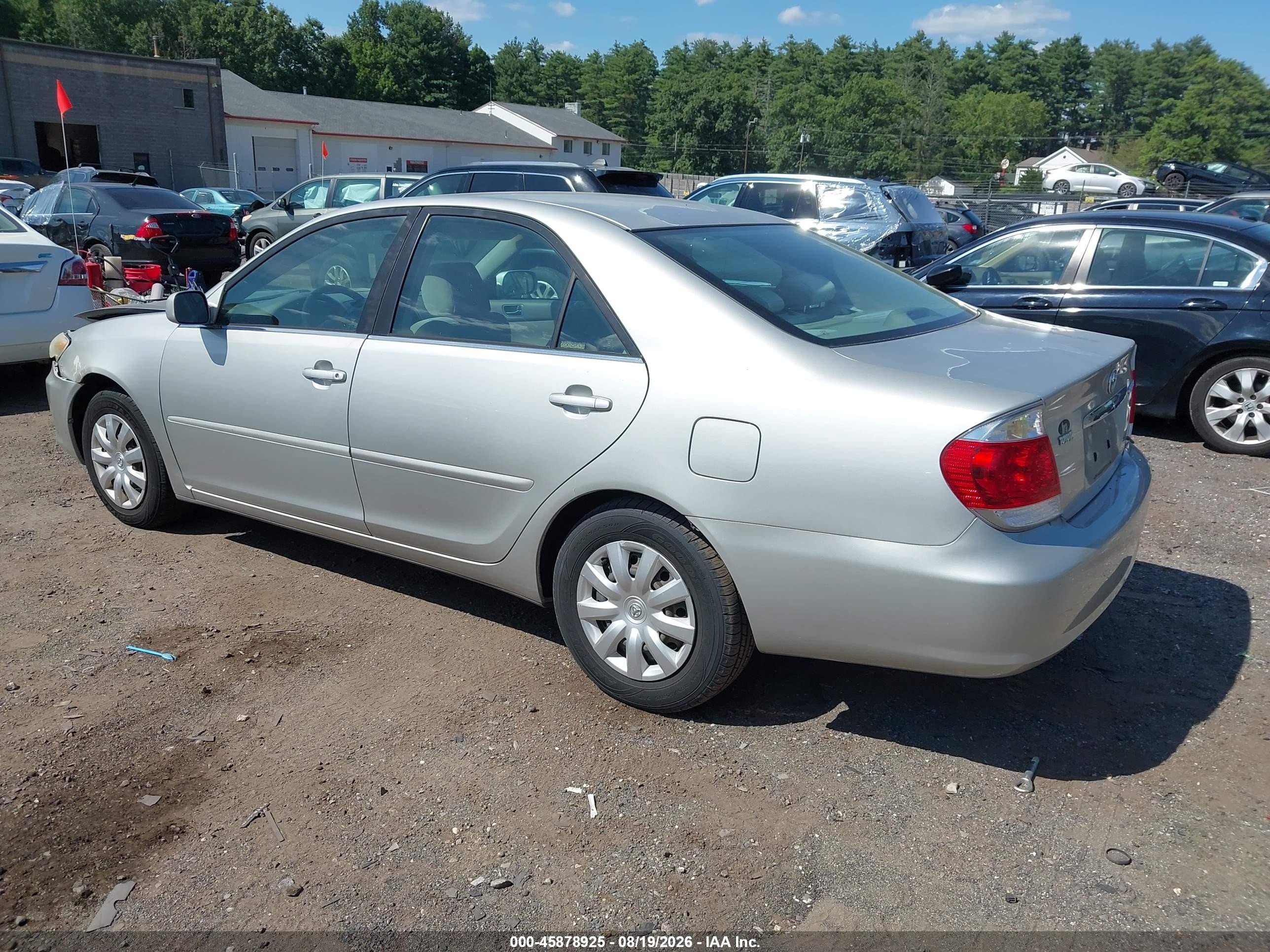 2005 Toyota Camry Le Silver vin: 4T1BE32K35U964520