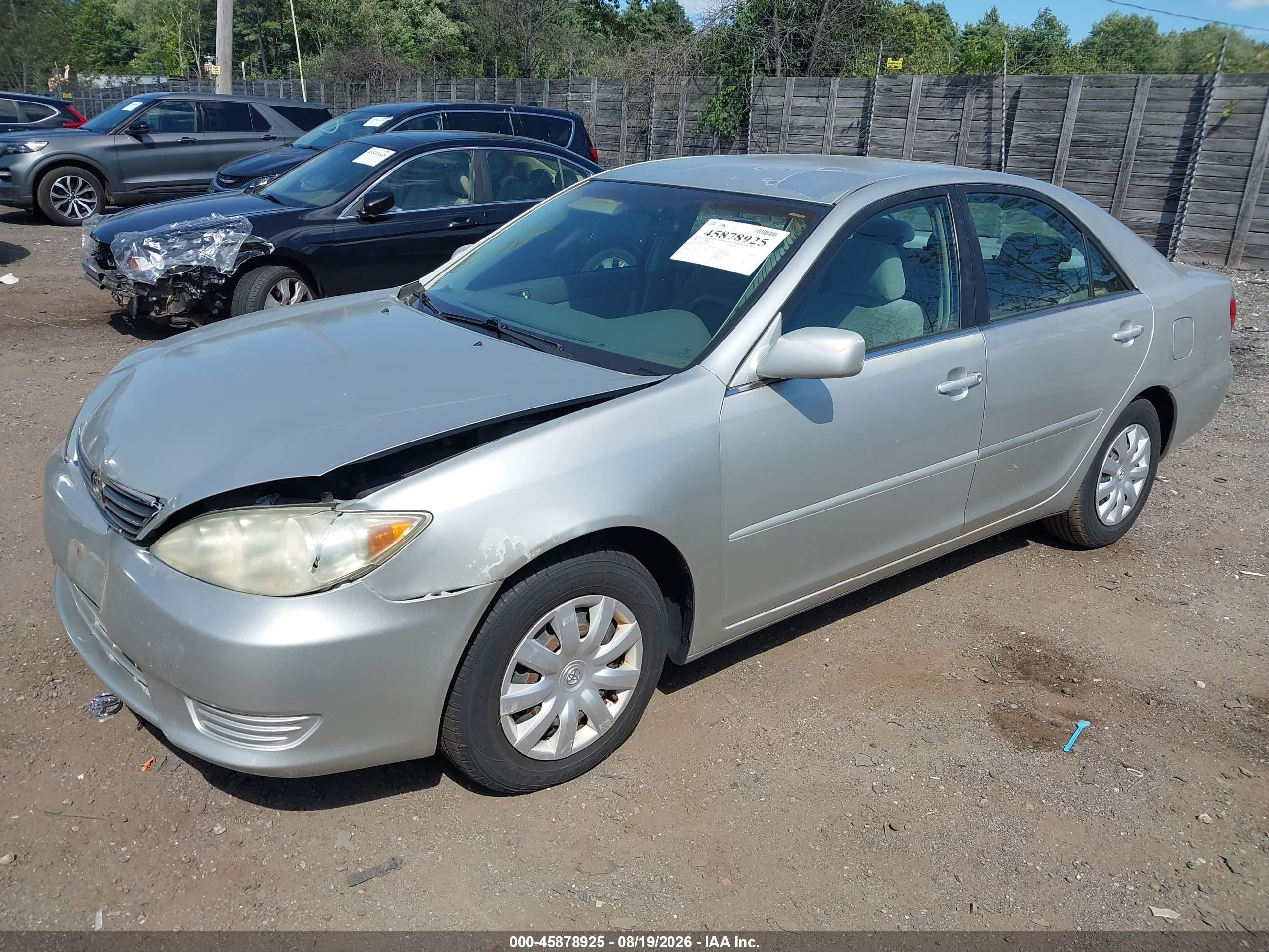 2005 Toyota Camry Le Silver vin: 4T1BE32K35U964520