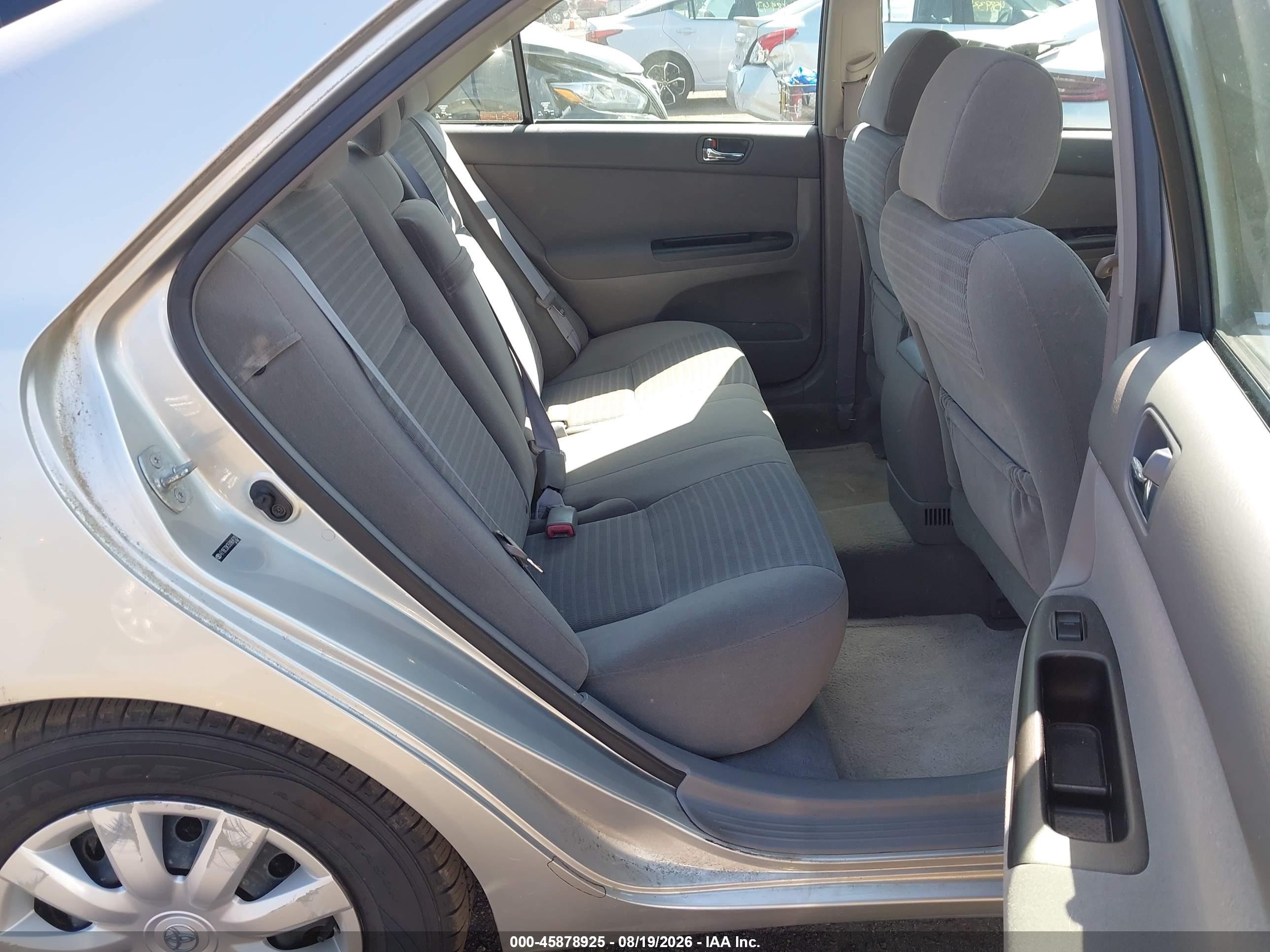 2005 Toyota Camry Le Silver vin: 4T1BE32K35U964520