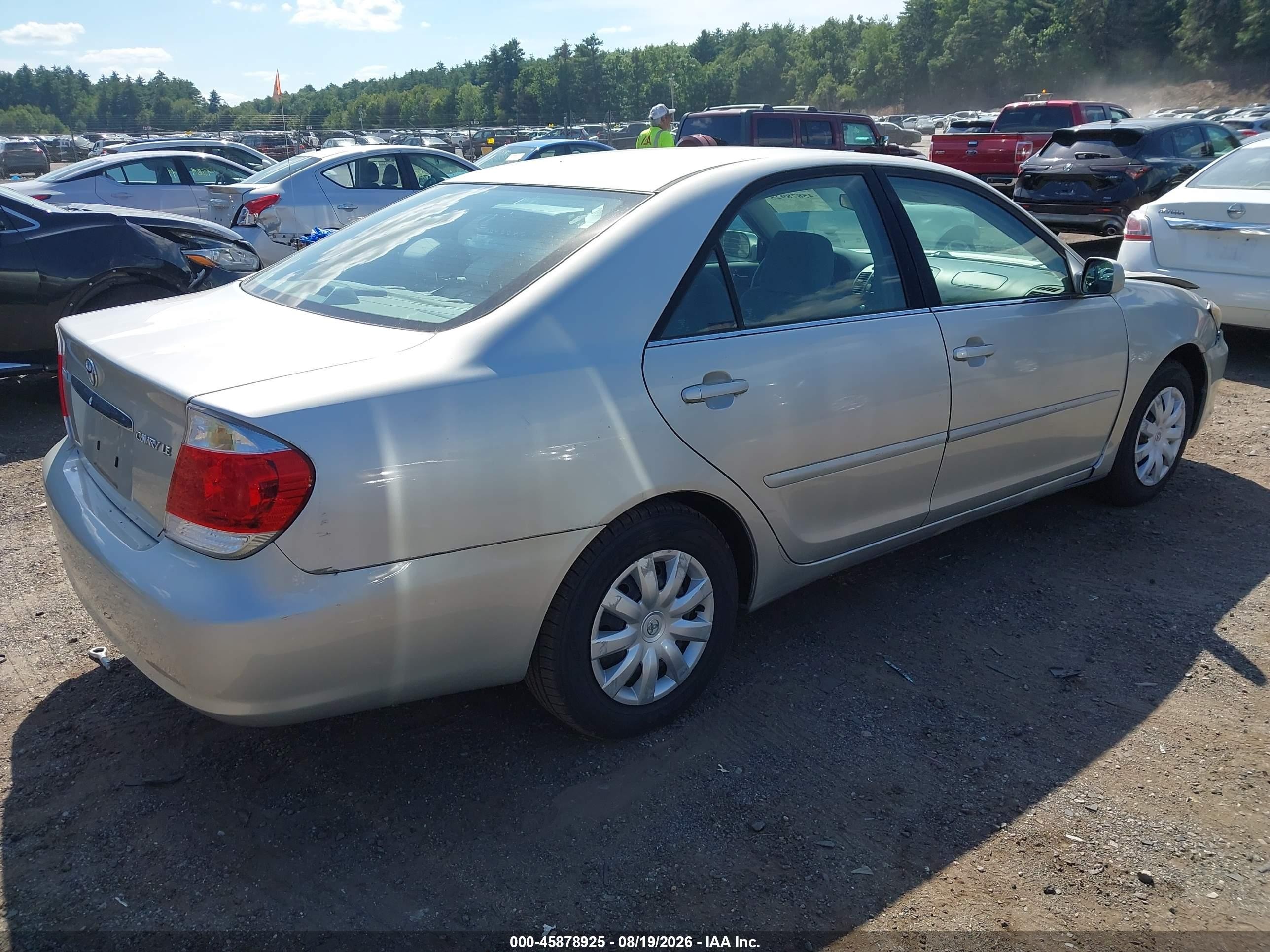 2005 Toyota Camry Le Silver vin: 4T1BE32K35U964520