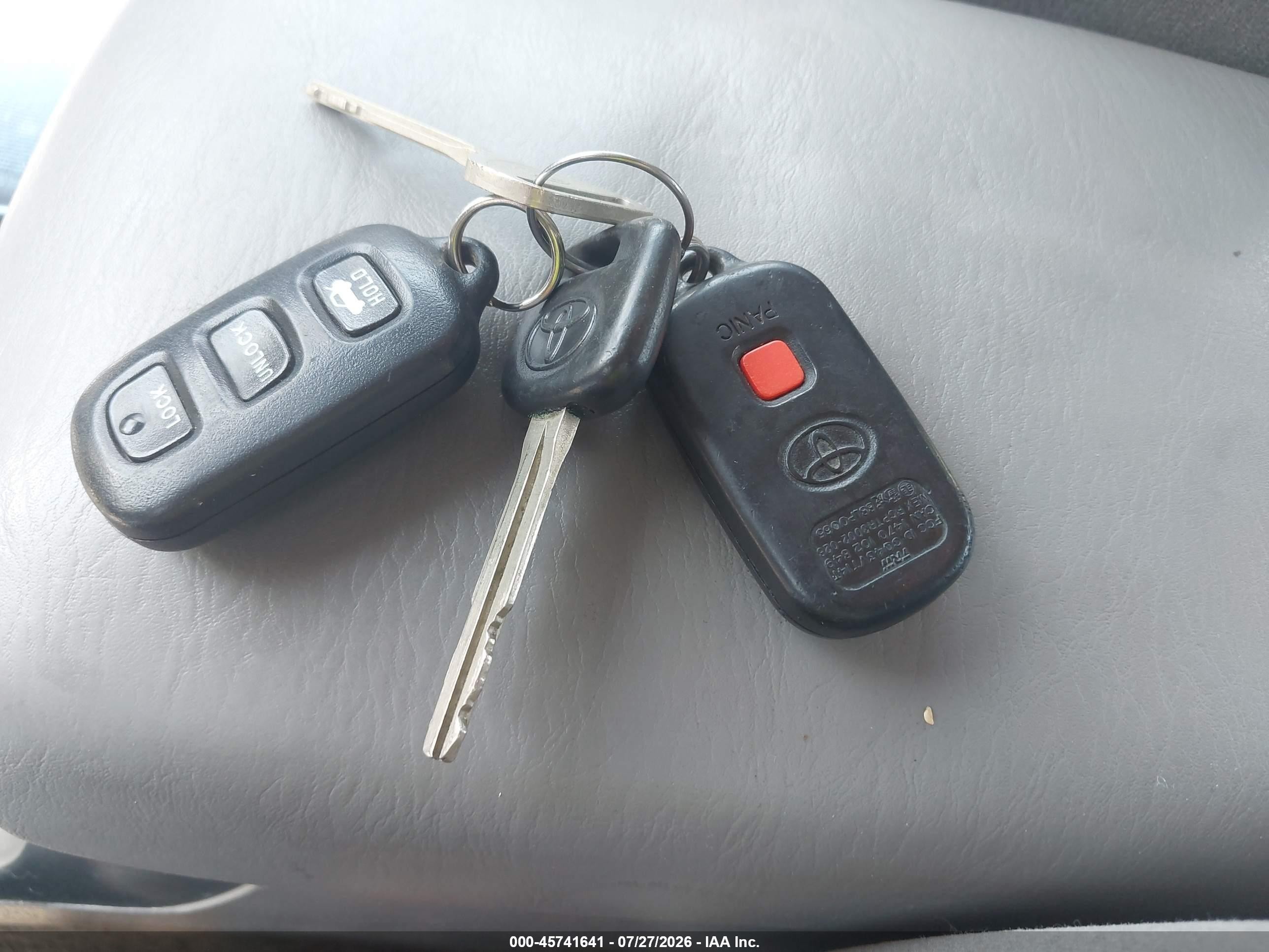 2006 Toyota Camry Le Red vin: 4T1BE32K36U151843
