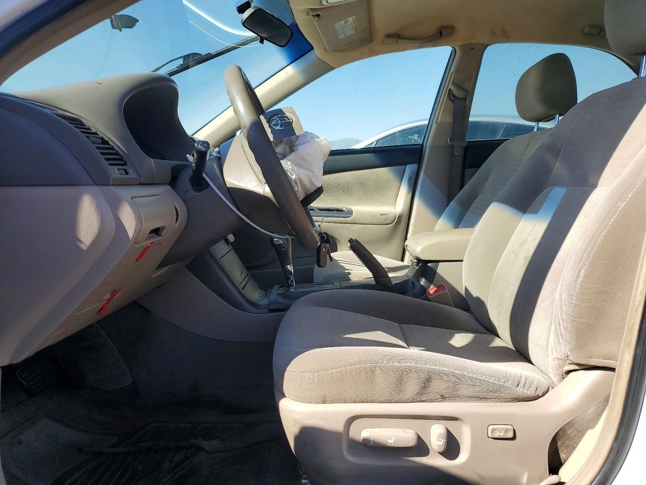 2006 Toyota Camry Le White vin: 4T1BE32K36U669385