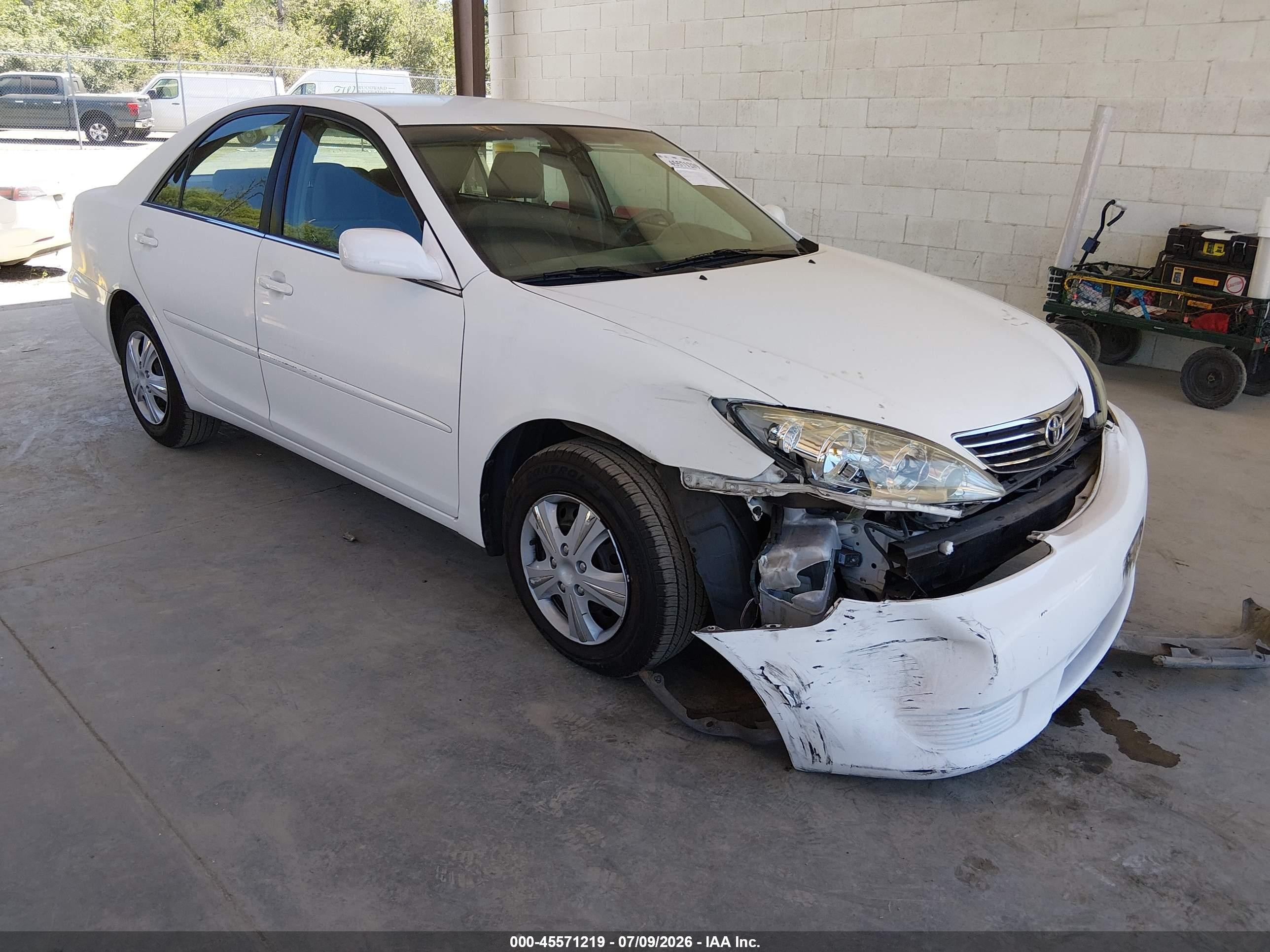 2006 Toyota Camry Le White vin: 4T1BE32K36U722702