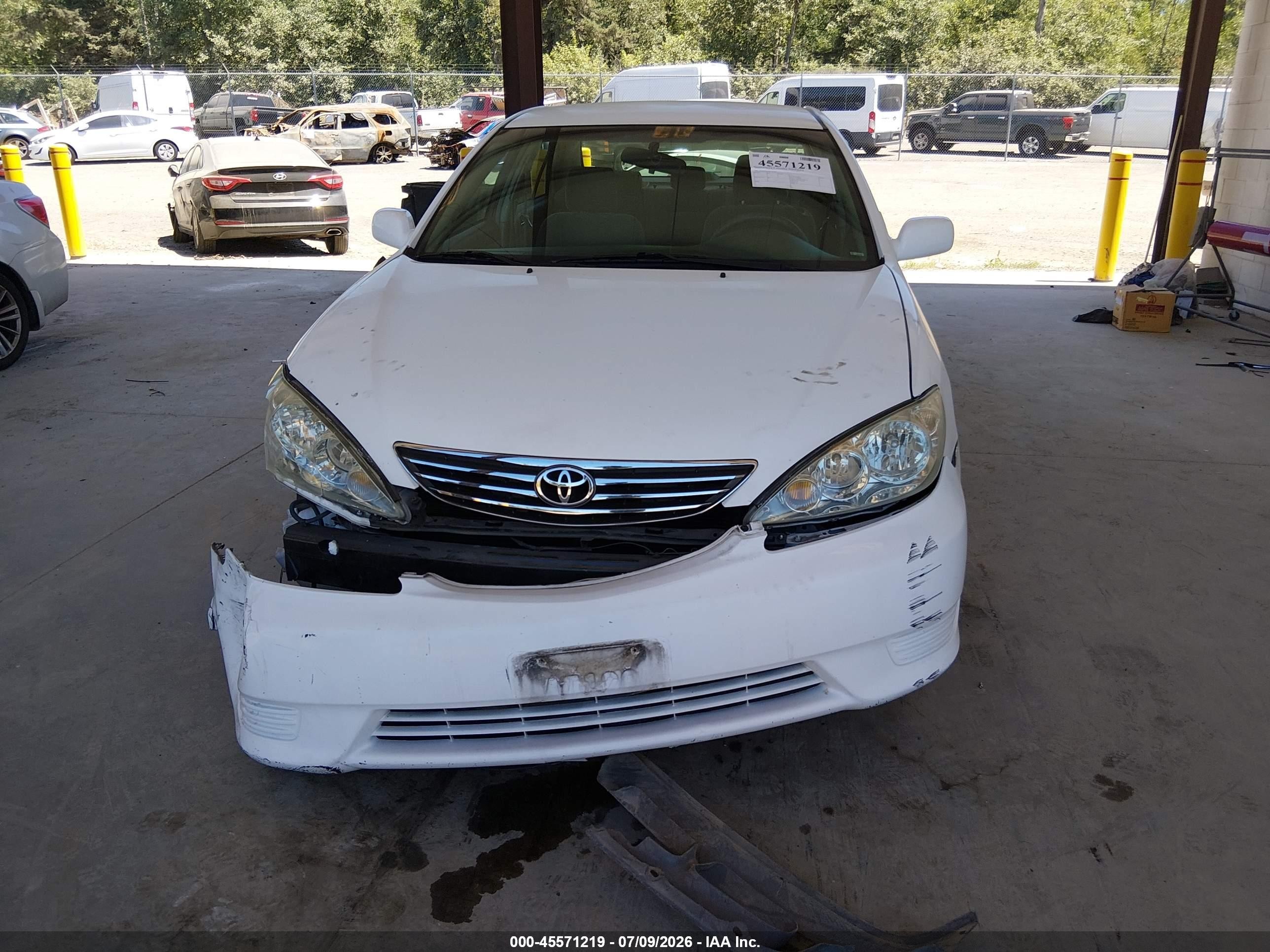 2006 Toyota Camry Le White vin: 4T1BE32K36U722702