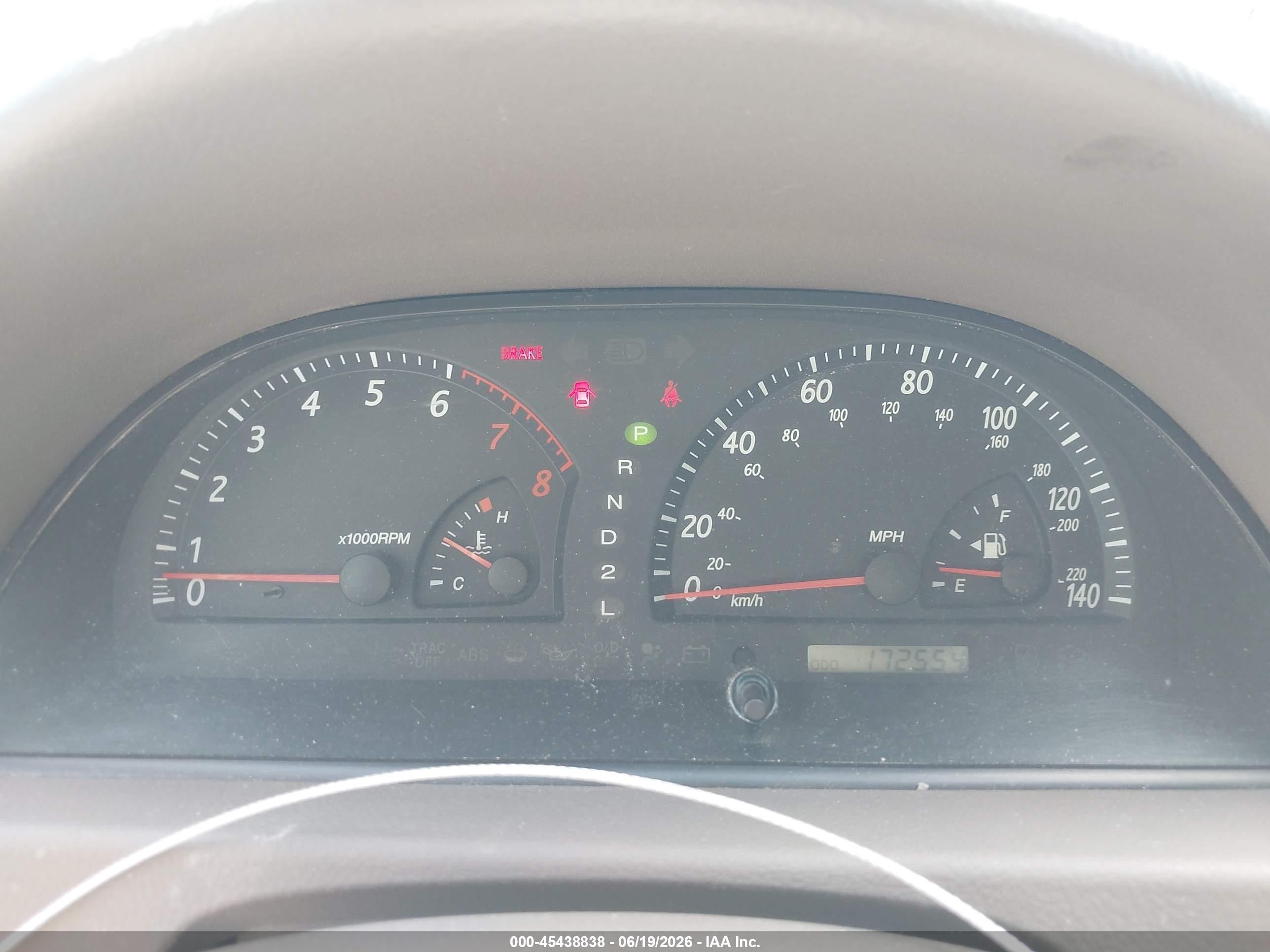 2002 Toyota Camry Le White vin: 4T1BE32K42U016042