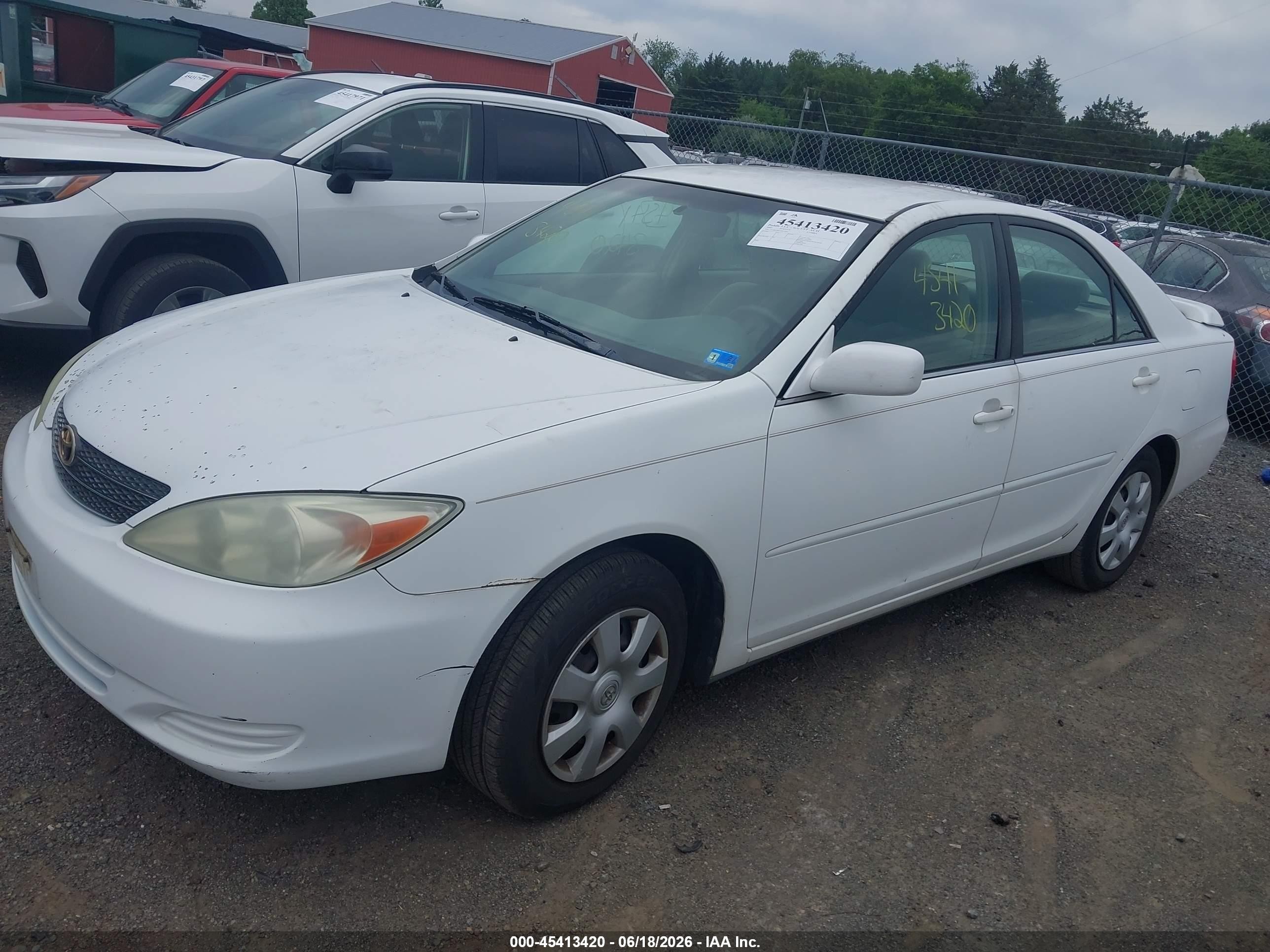 2002 Toyota Camry Le White vin: 4T1BE32K42U072031