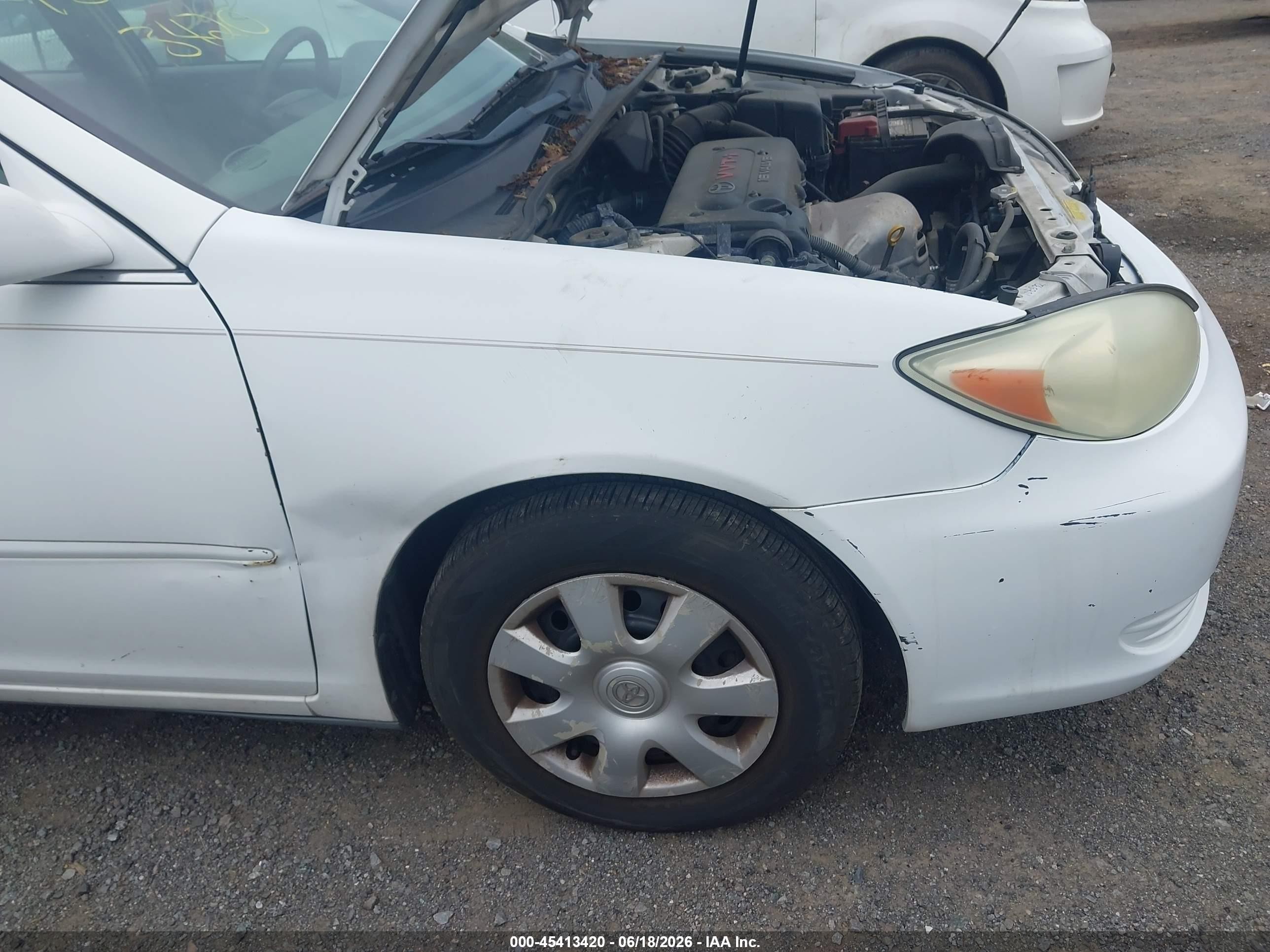 2002 Toyota Camry Le White vin: 4T1BE32K42U072031