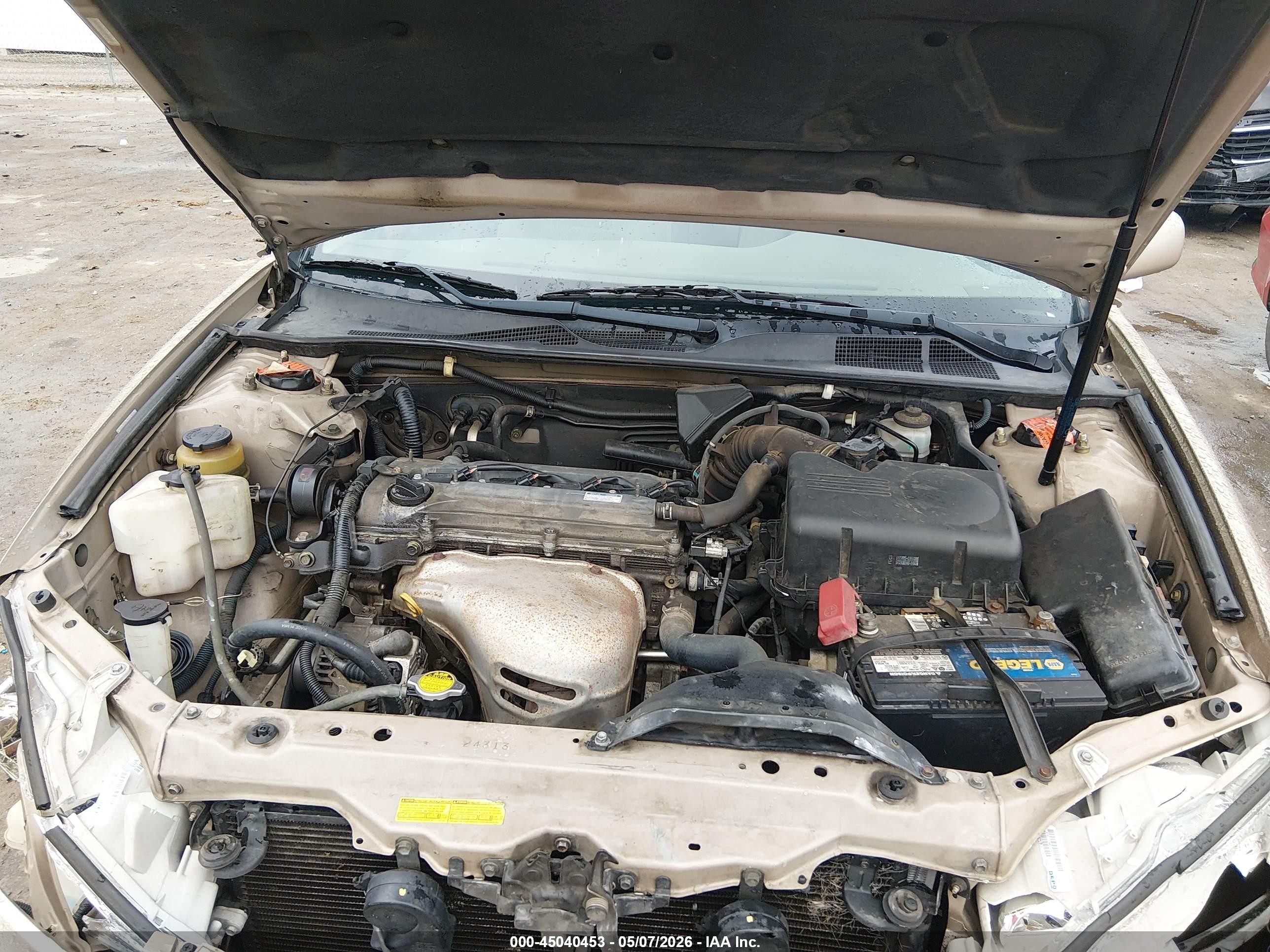 2002 Toyota Camry Le Gold vin: 4T1BE32K42U084910
