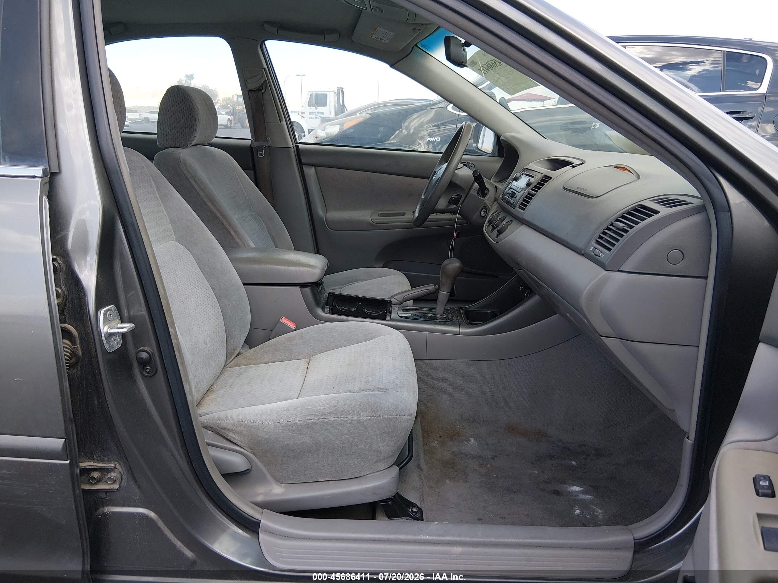 2002 Toyota Camry Le Gray vin: 4T1BE32K42U515164