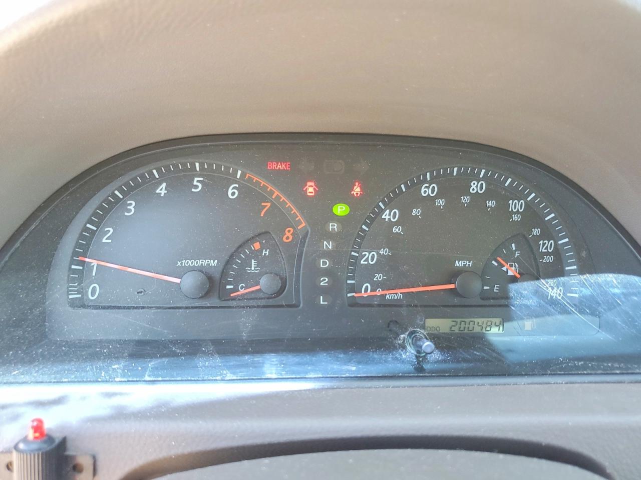 2002 Toyota Camry Le Gold vin: 4T1BE32K42U520915