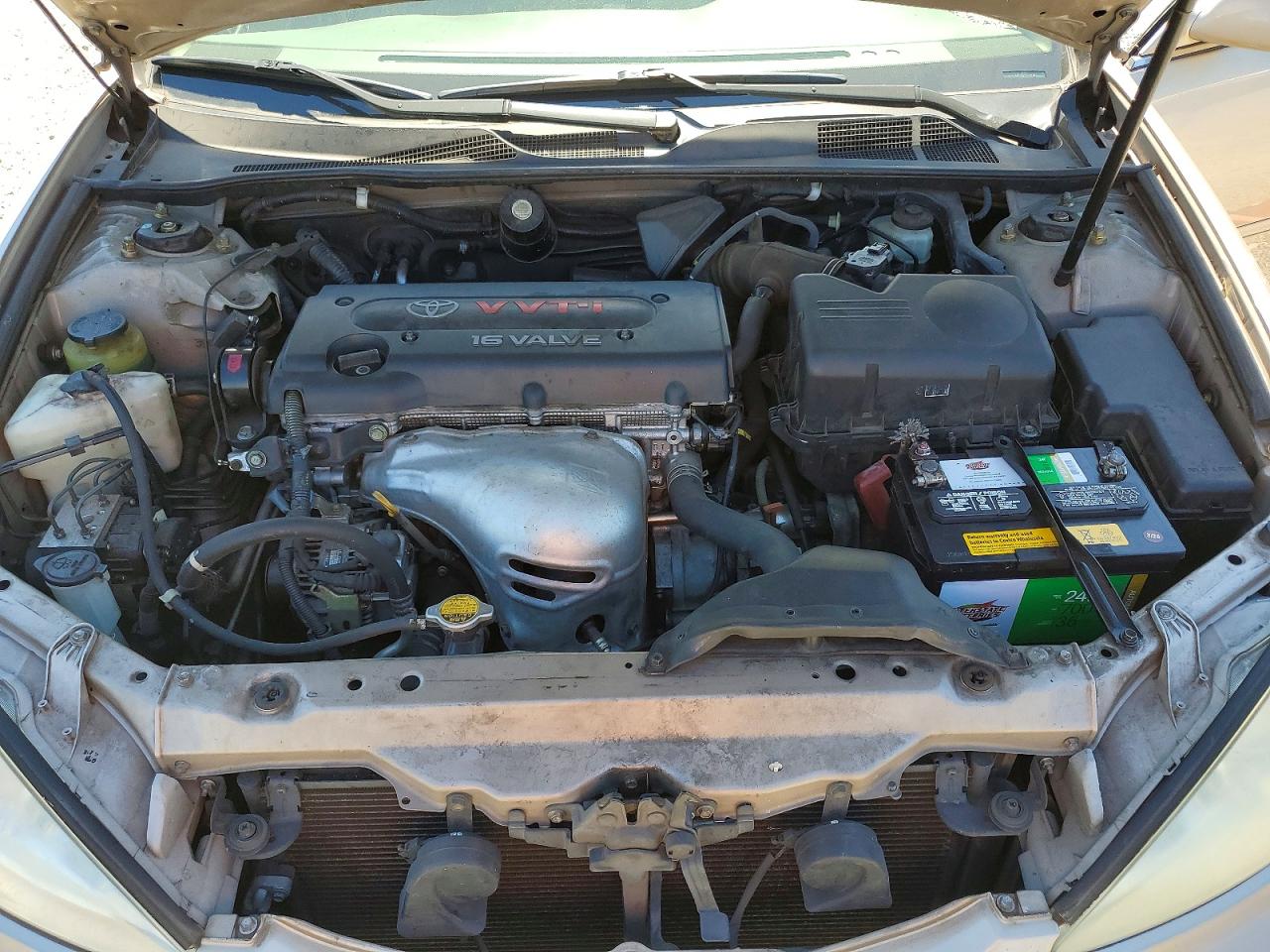 2002 Toyota Camry Le Gold vin: 4T1BE32K42U520915