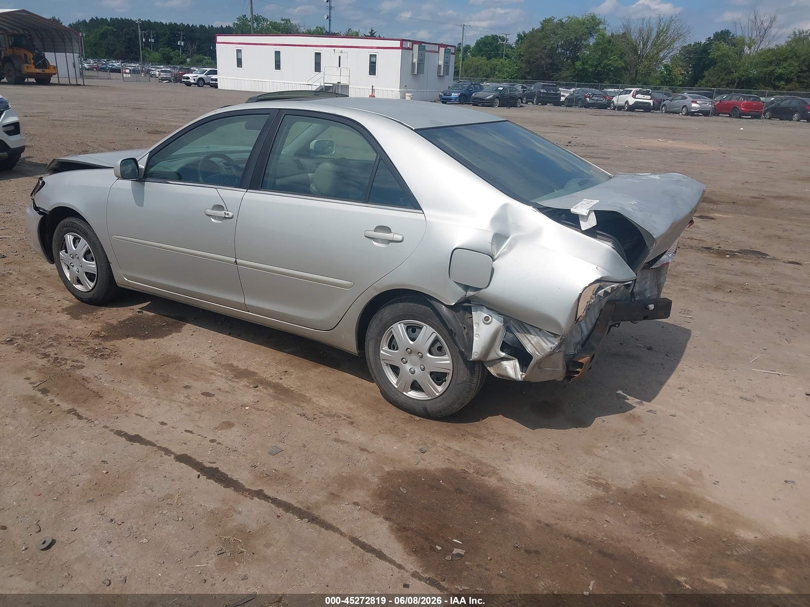 2002 Toyota Camry Le Silver vin: 4T1BE32K42U551324