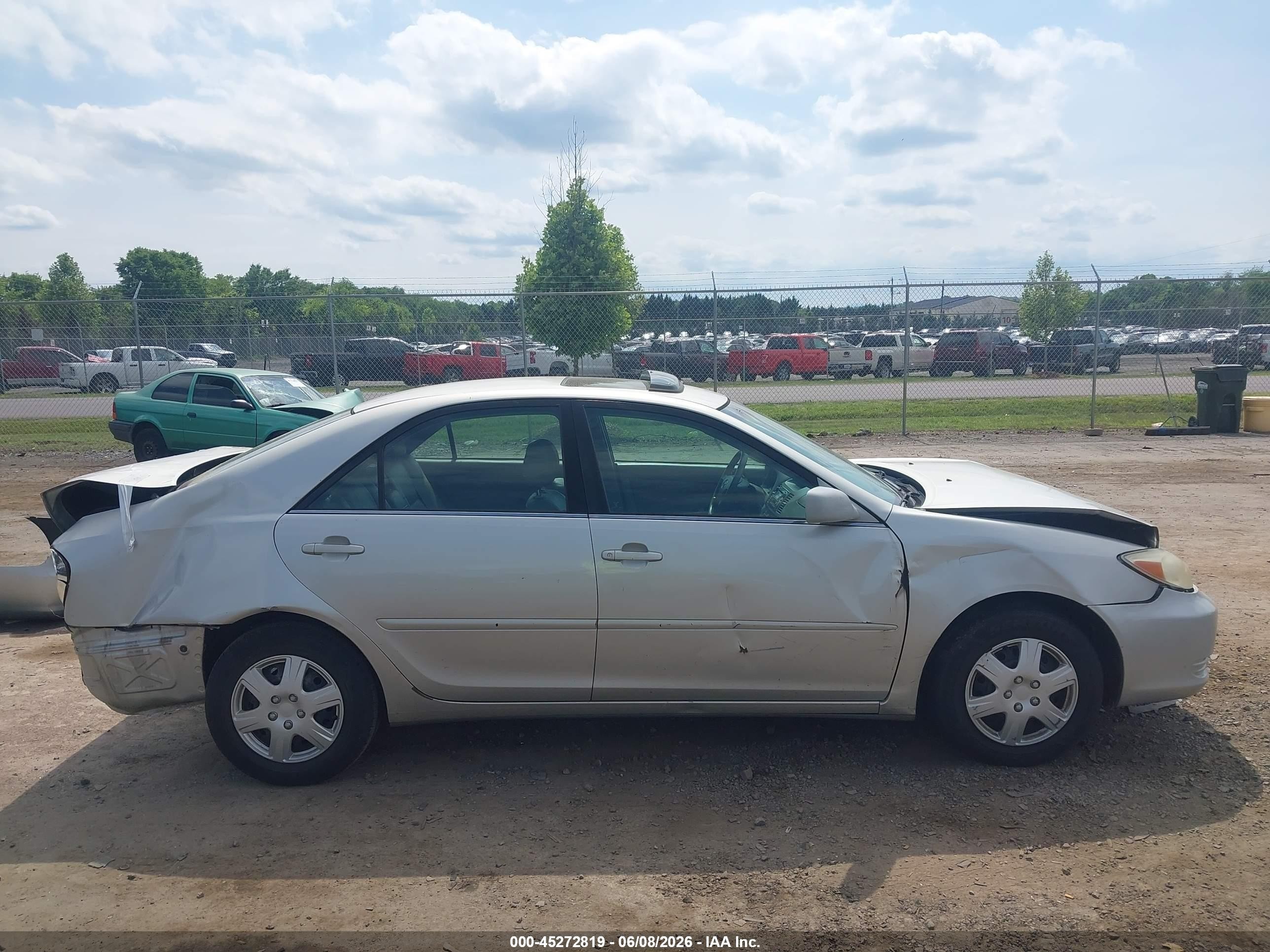 2002 Toyota Camry Le Silver vin: 4T1BE32K42U551324