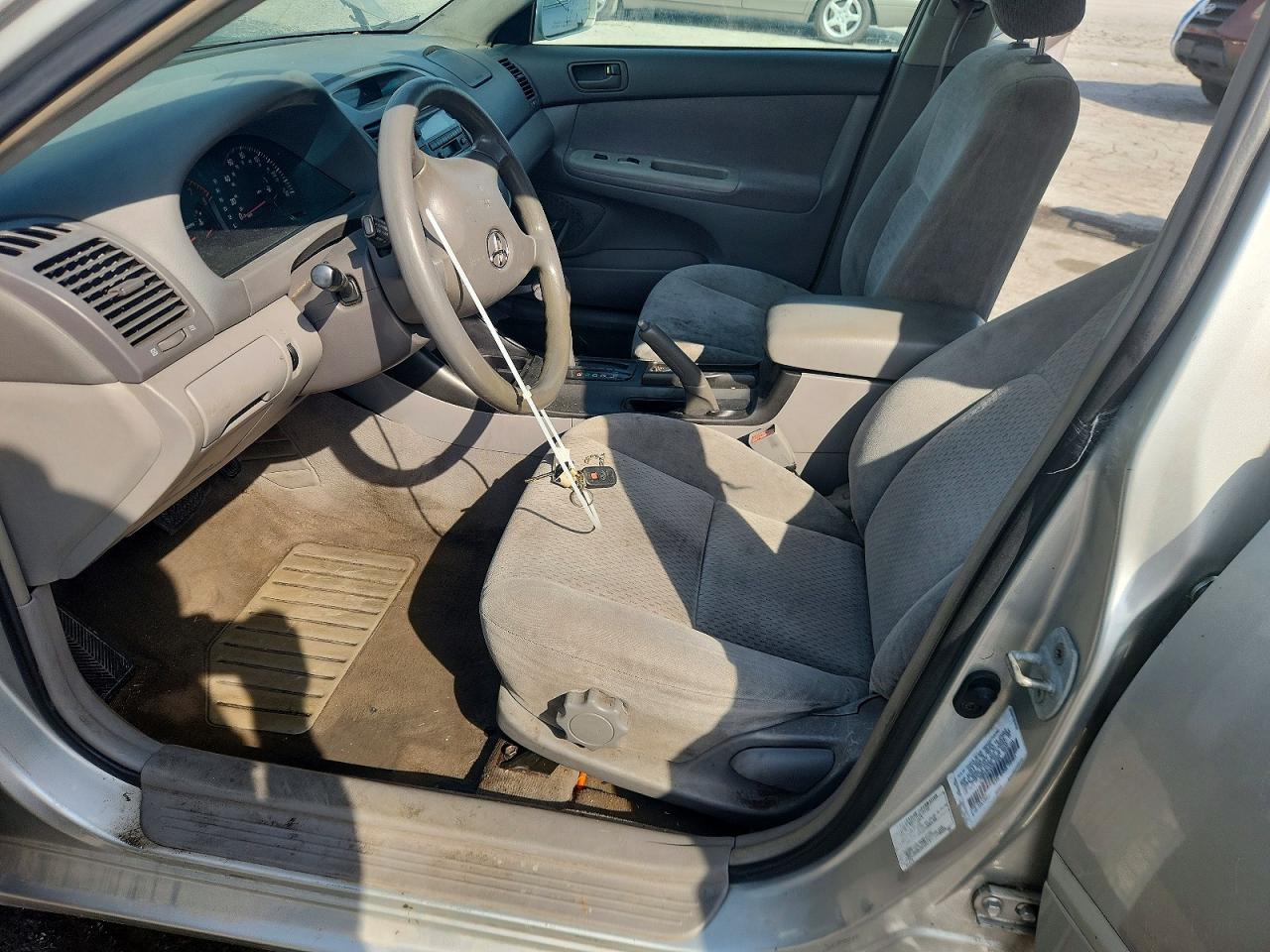 2002 Toyota Camry Le Серебряный vin: 4T1BE32K42U559486