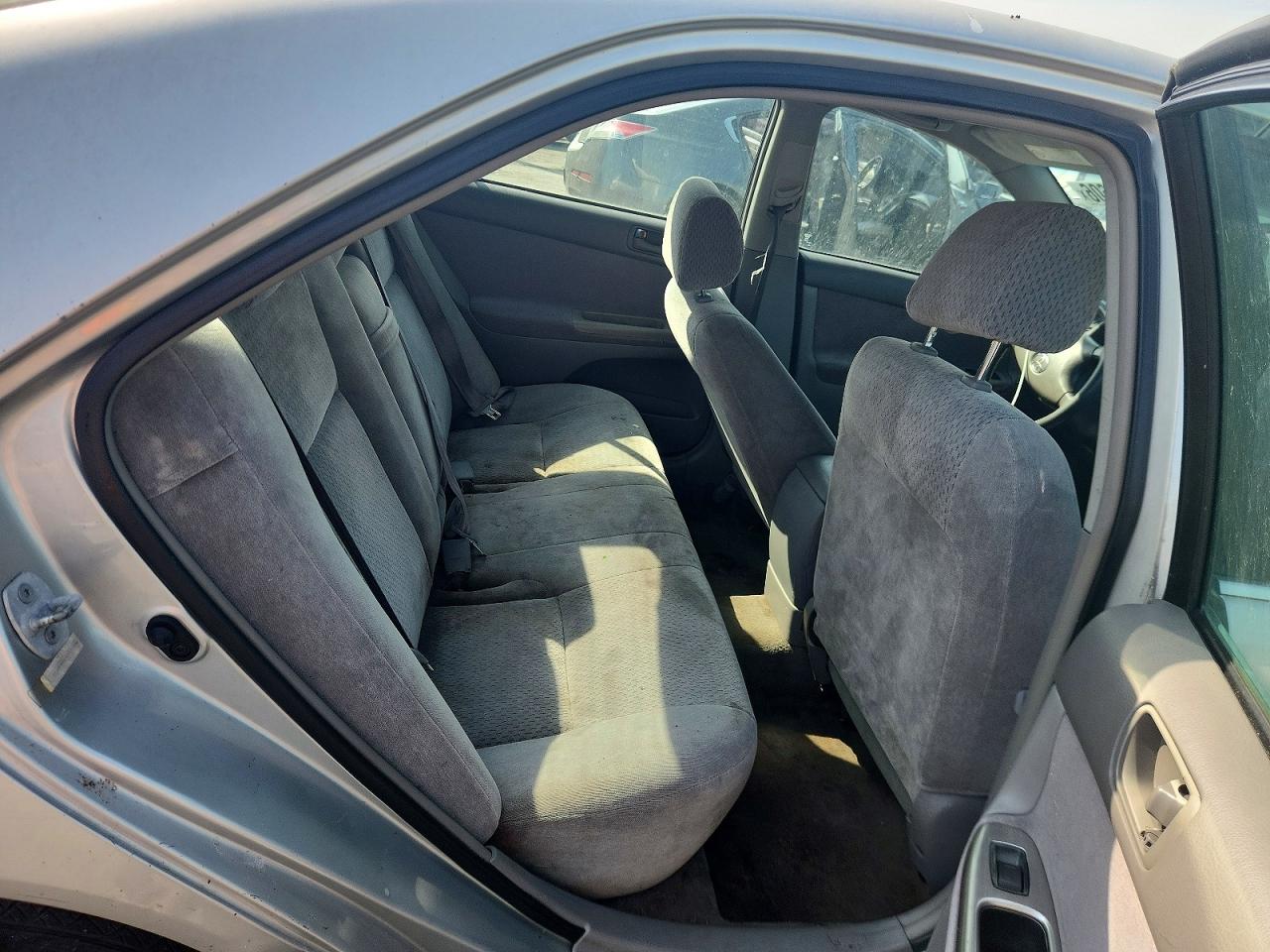 2002 Toyota Camry Le Серебряный vin: 4T1BE32K42U559486