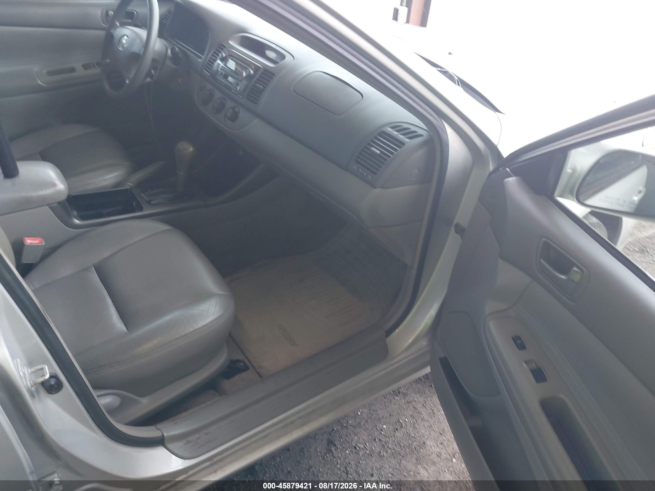 2002 Toyota Camry Le Silver vin: 4T1BE32K42U613076