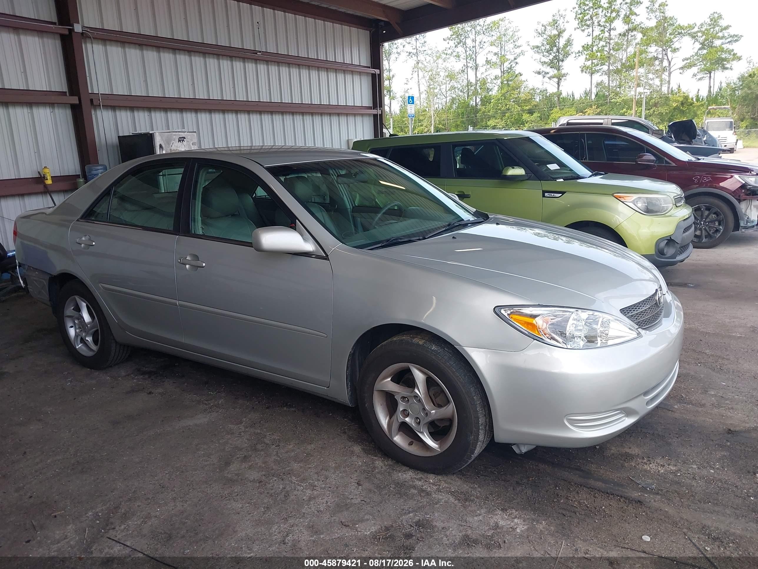 2002 Toyota Camry Le Silver vin: 4T1BE32K42U613076