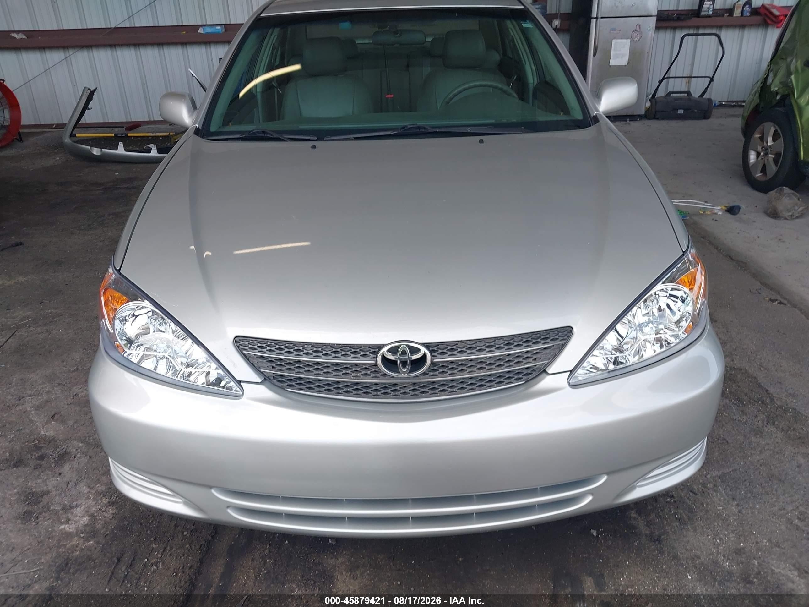 2002 Toyota Camry Le Silver vin: 4T1BE32K42U613076