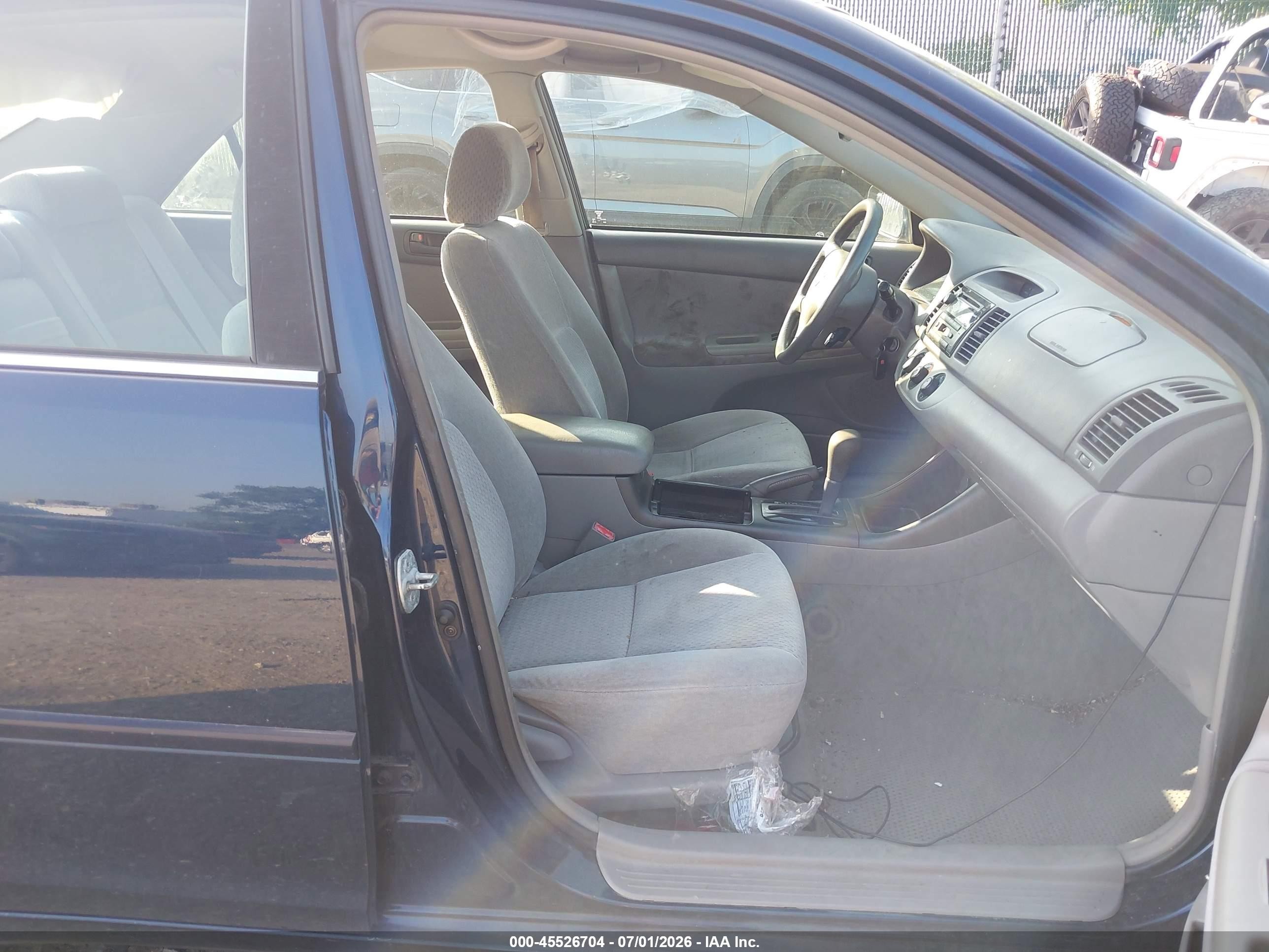 2002 Toyota Camry Le Dark Blue vin: 4T1BE32K42U634364