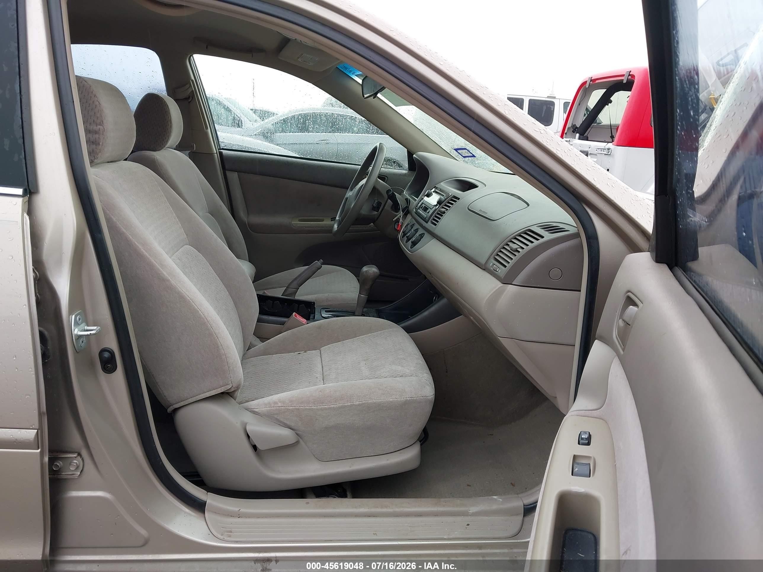2003 Toyota Camry Le Gold vin: 4T1BE32K43U130642