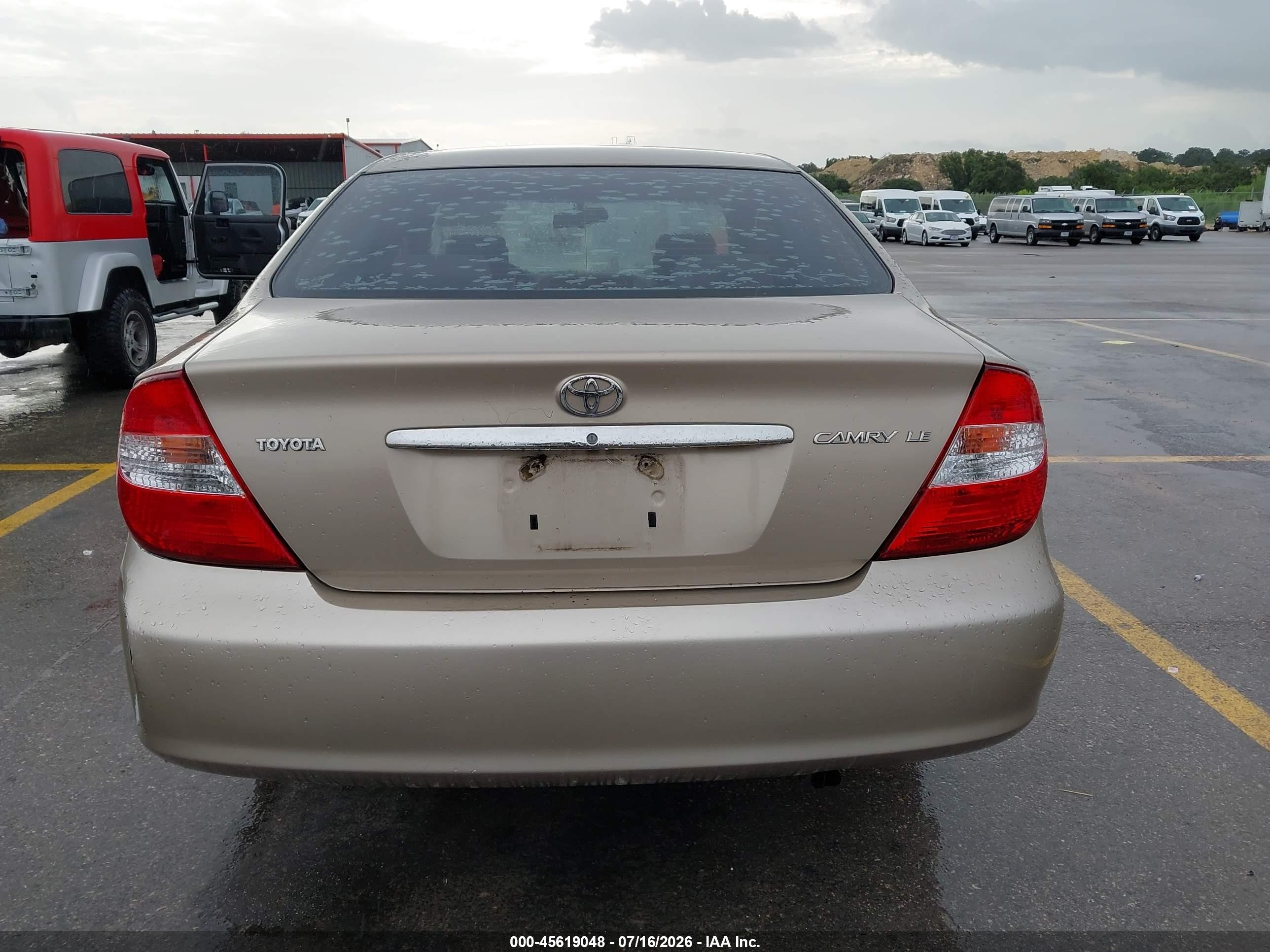 2003 Toyota Camry Le Gold vin: 4T1BE32K43U130642