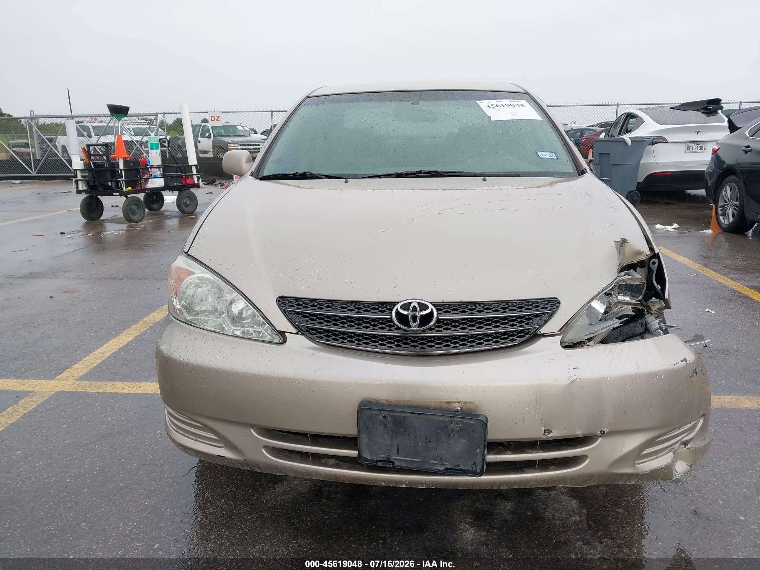 2003 Toyota Camry Le Gold vin: 4T1BE32K43U130642
