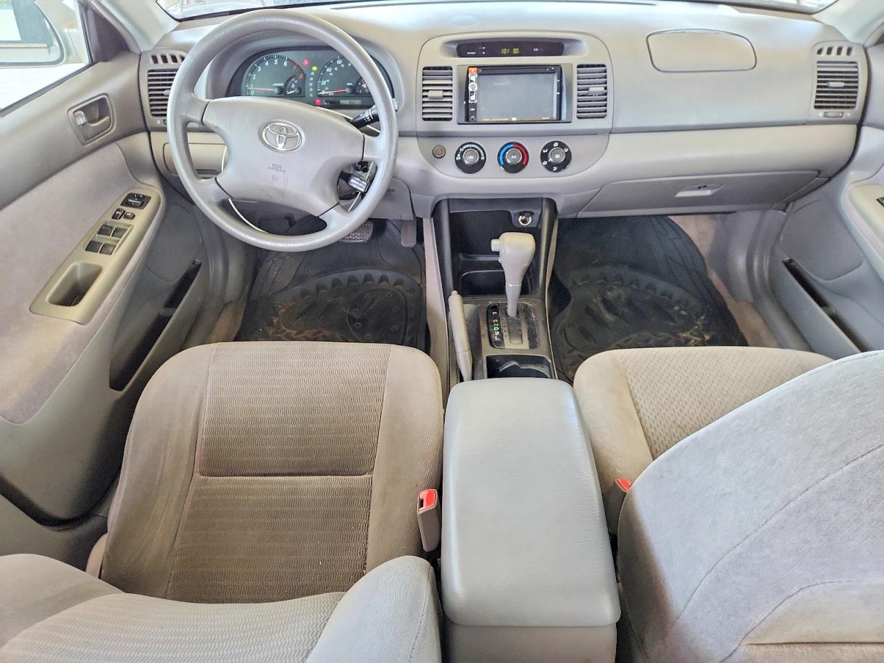 2003 Toyota Camry Le Silver vin: 4T1BE32K43U134089
