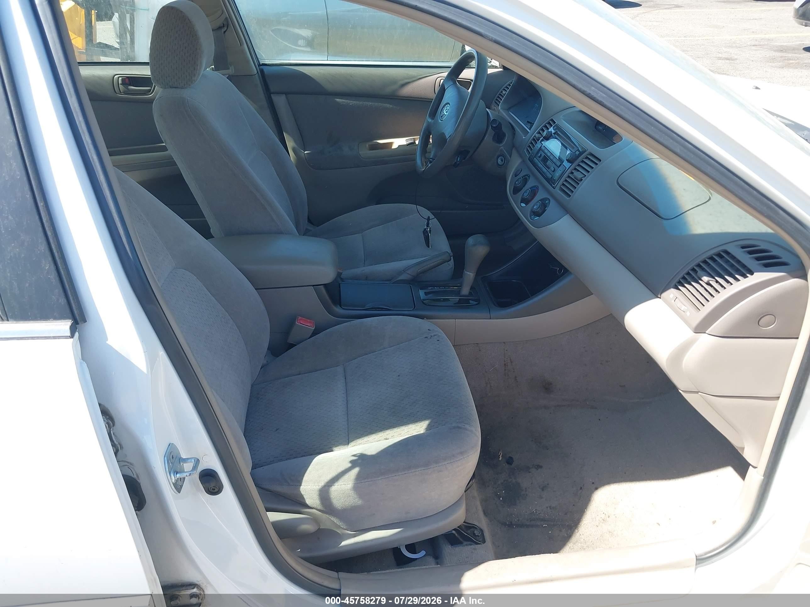 2003 Toyota Camry Le White vin: 4T1BE32K43U158473