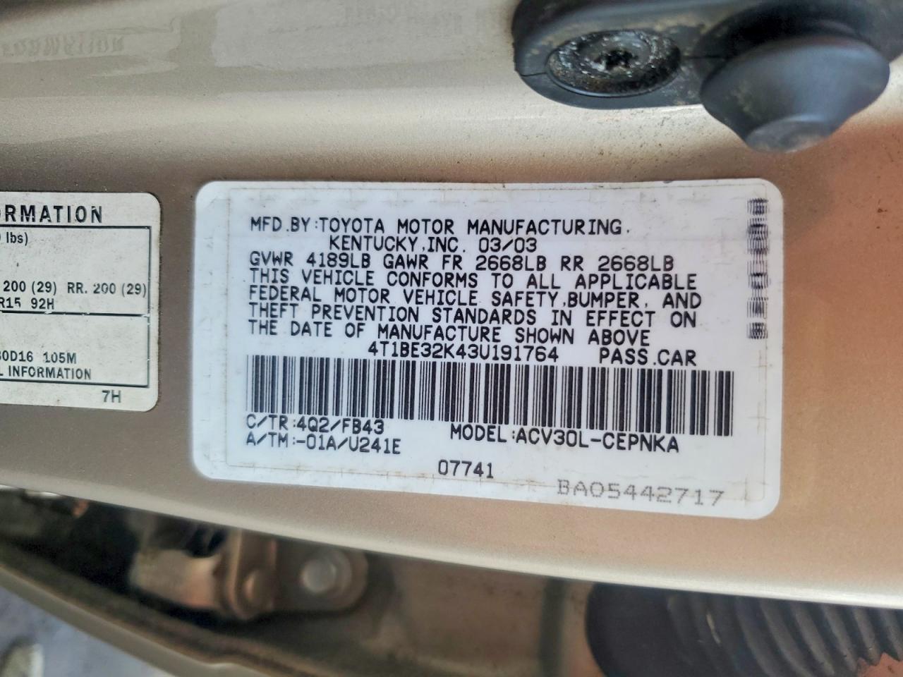 2003 Toyota Camry Le Gold vin: 4T1BE32K43U191764