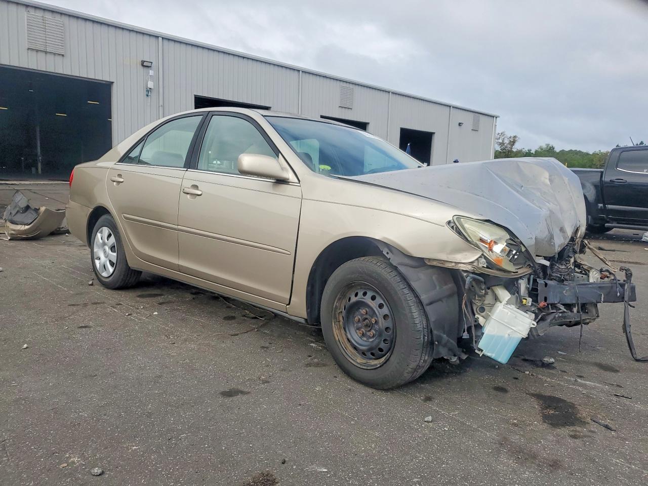 2003 Toyota Camry Le Gold vin: 4T1BE32K43U191764