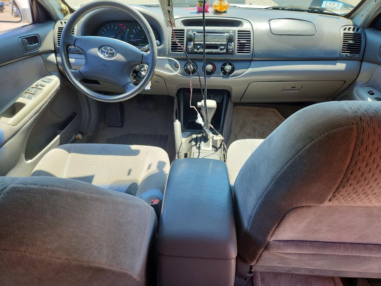 2003 Toyota Camry Le White vin: 4T1BE32K43U198228