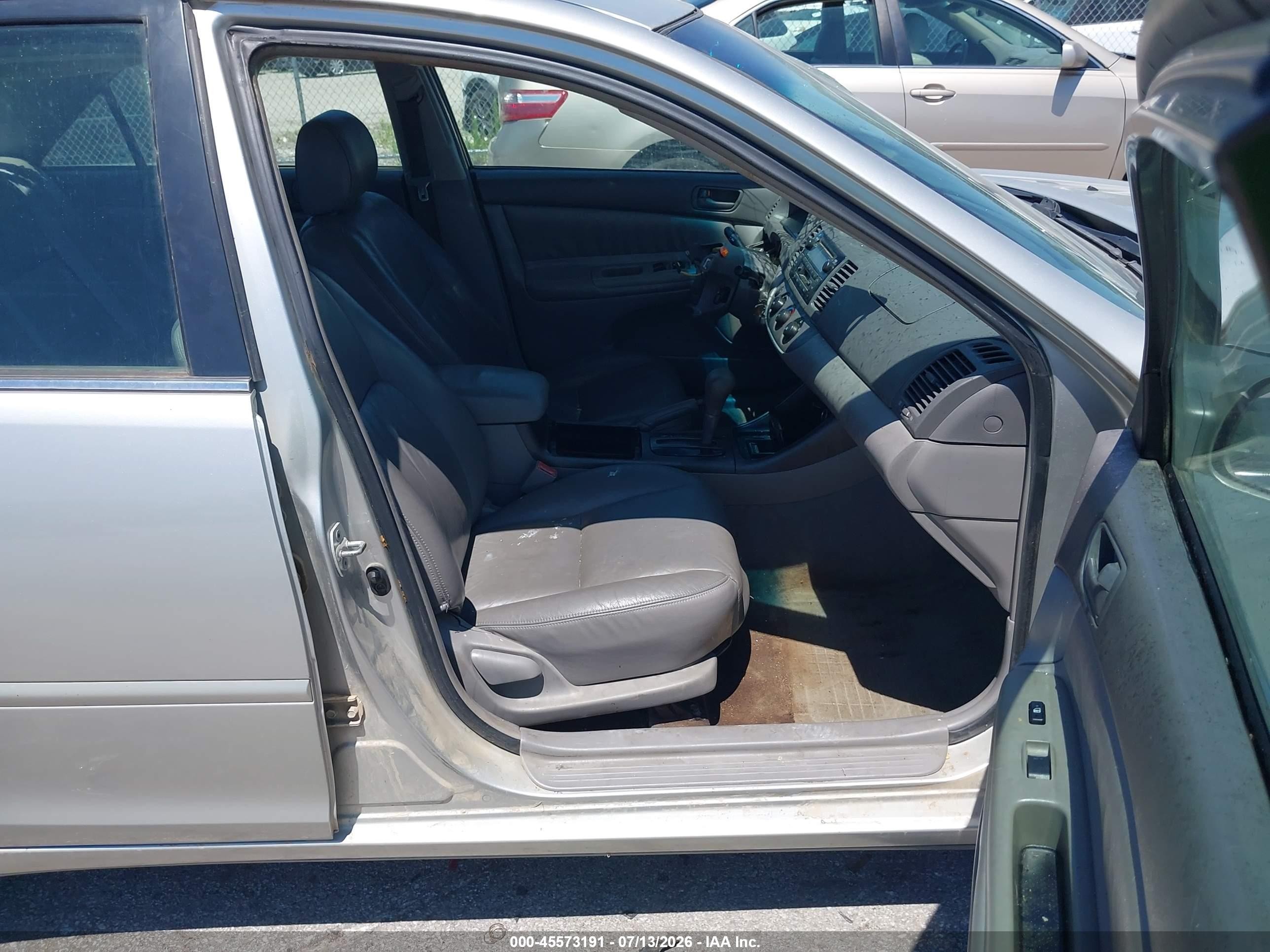 2003 Toyota Camry Le Silver vin: 4T1BE32K43U206098
