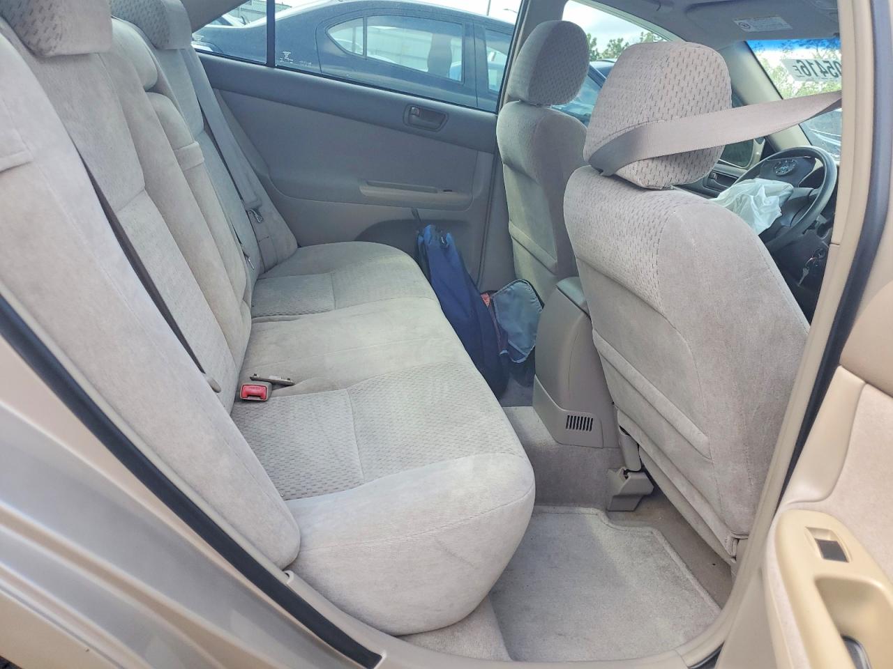 2003 Toyota Camry Le Gold vin: 4T1BE32K43U230031