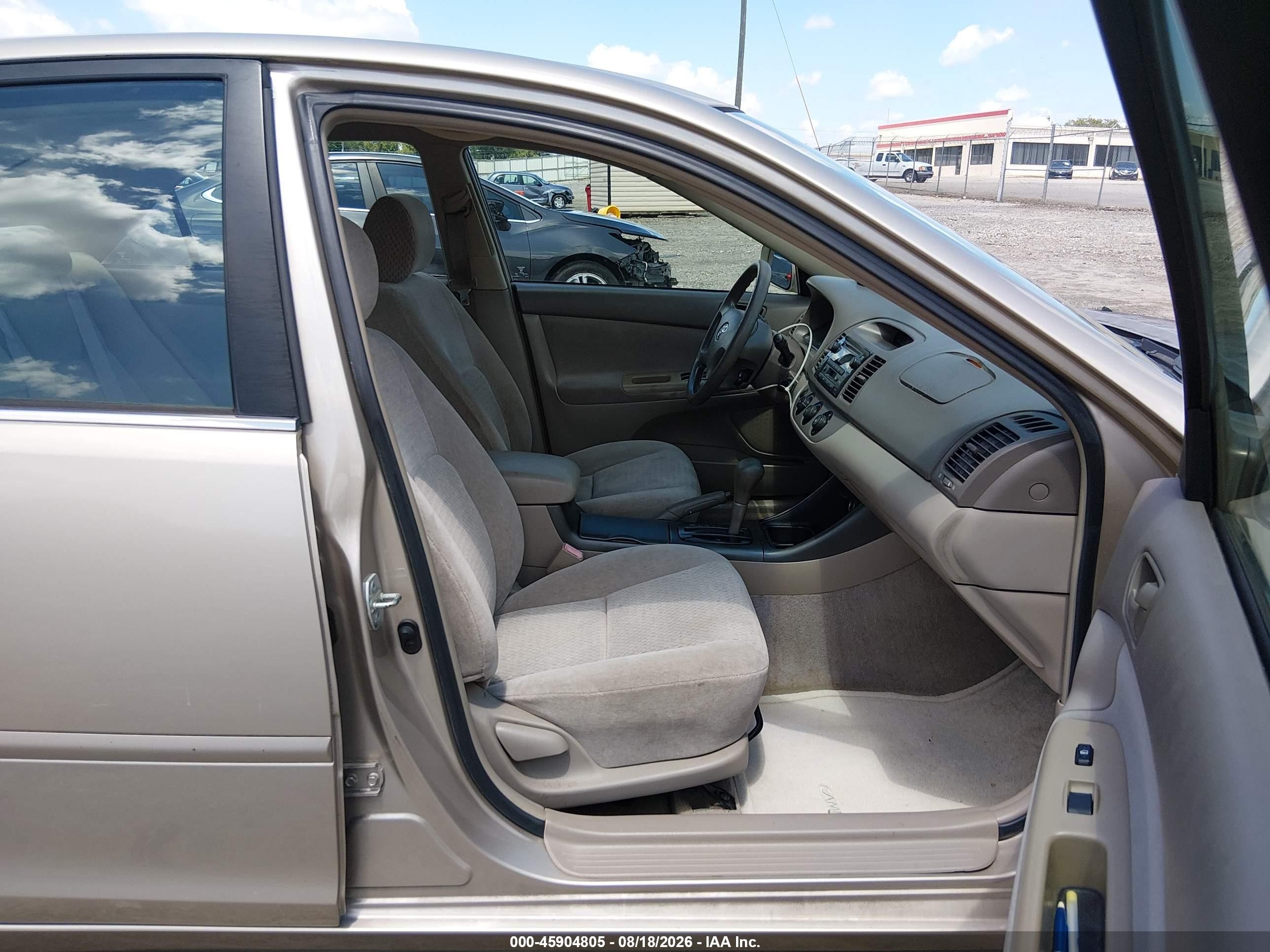 2003 Toyota Camry Le/xle/se Champagne vin: 4T1BE32K43U231860