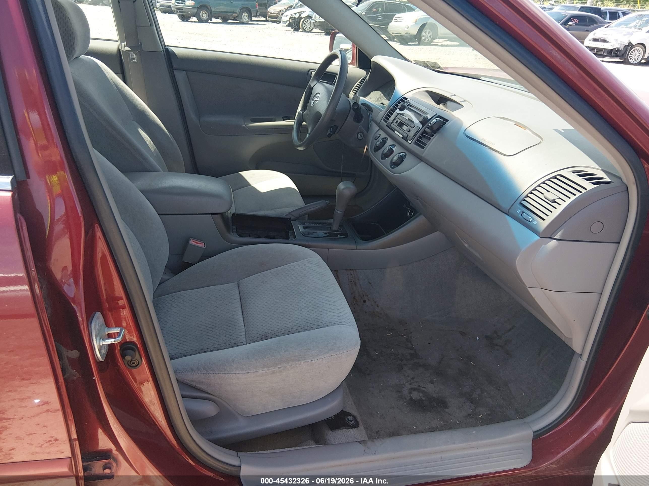 2003 Toyota Camry Le Red vin: 4T1BE32K43U254975