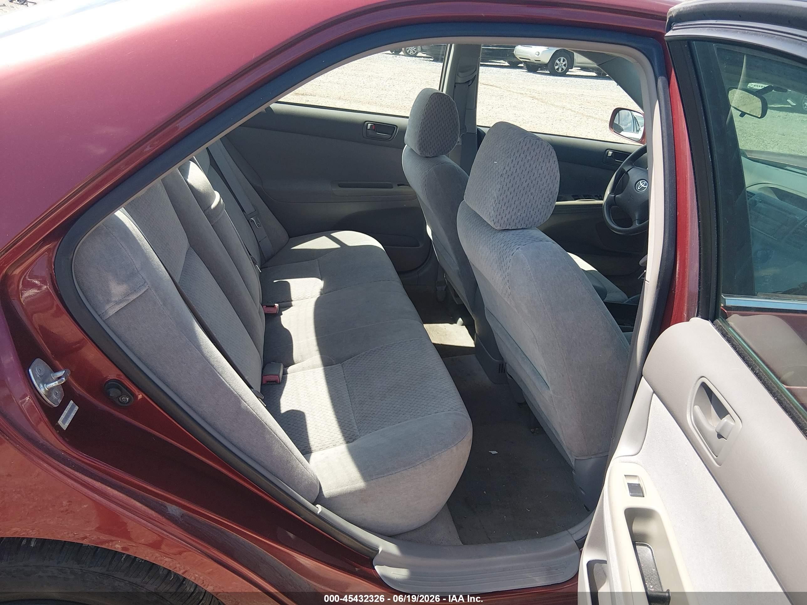 2003 Toyota Camry Le Red vin: 4T1BE32K43U254975