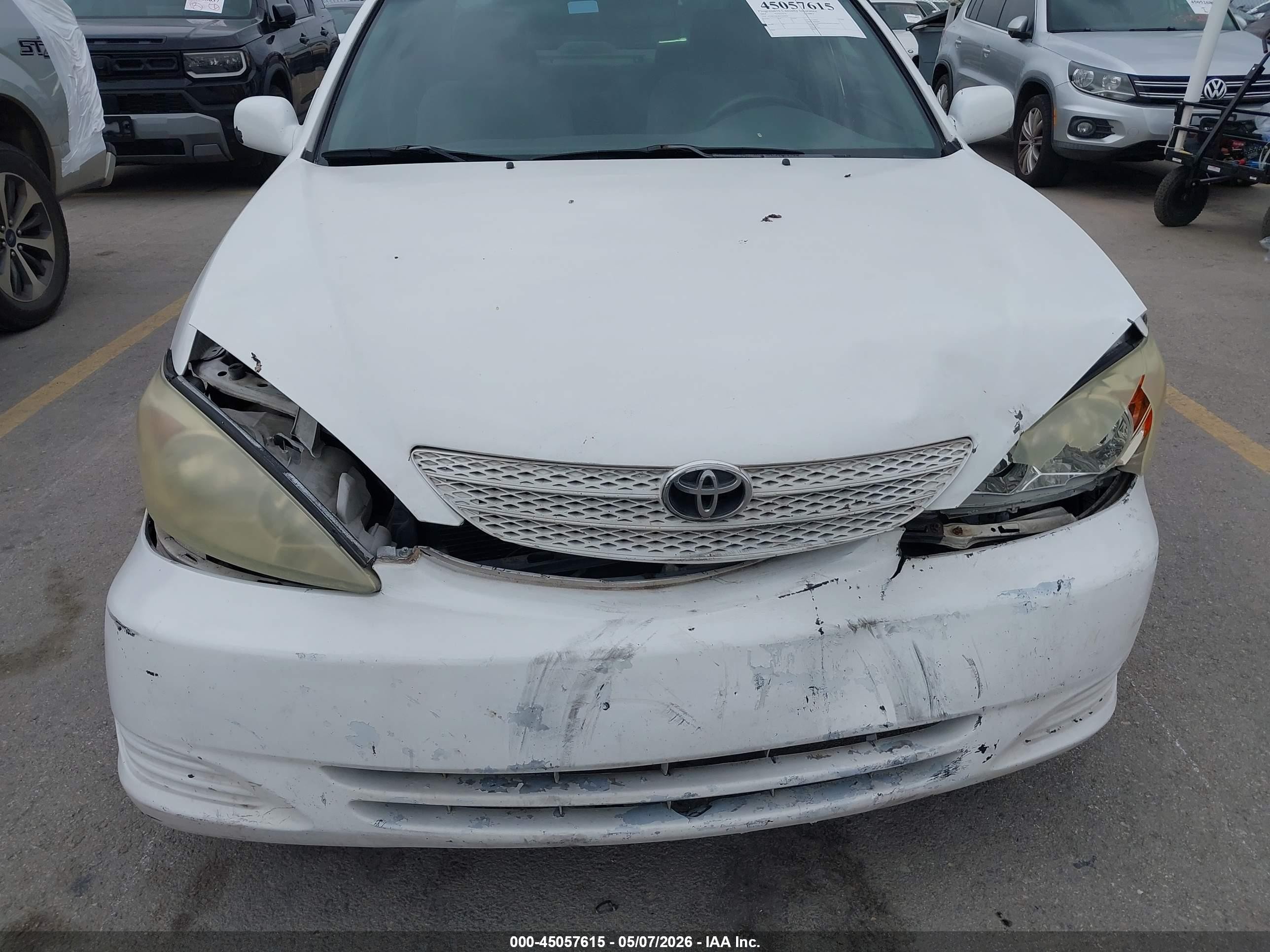 2004 Toyota Camry Le White vin: 4T1BE32K44U265654