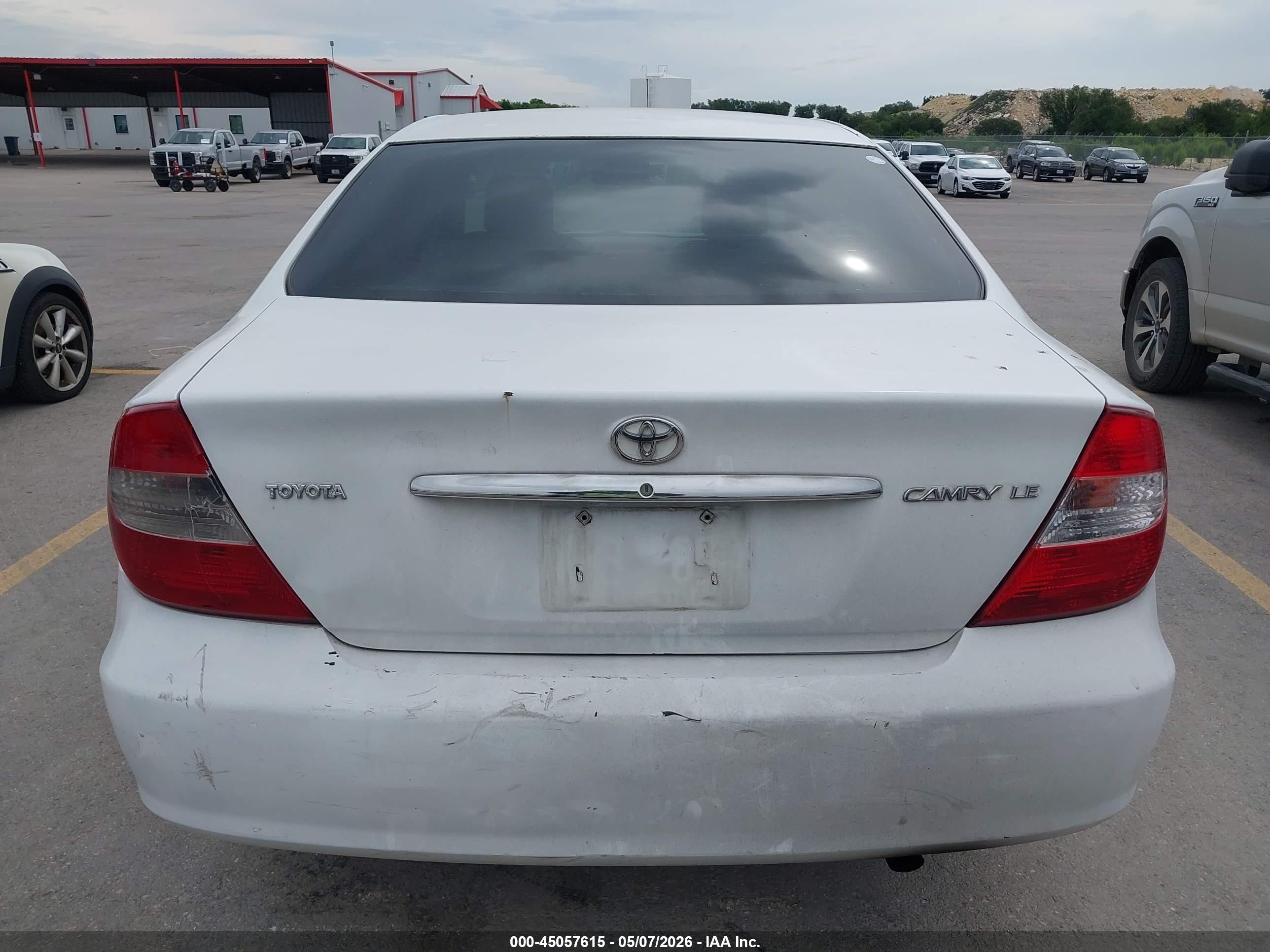 2004 Toyota Camry Le White vin: 4T1BE32K44U265654