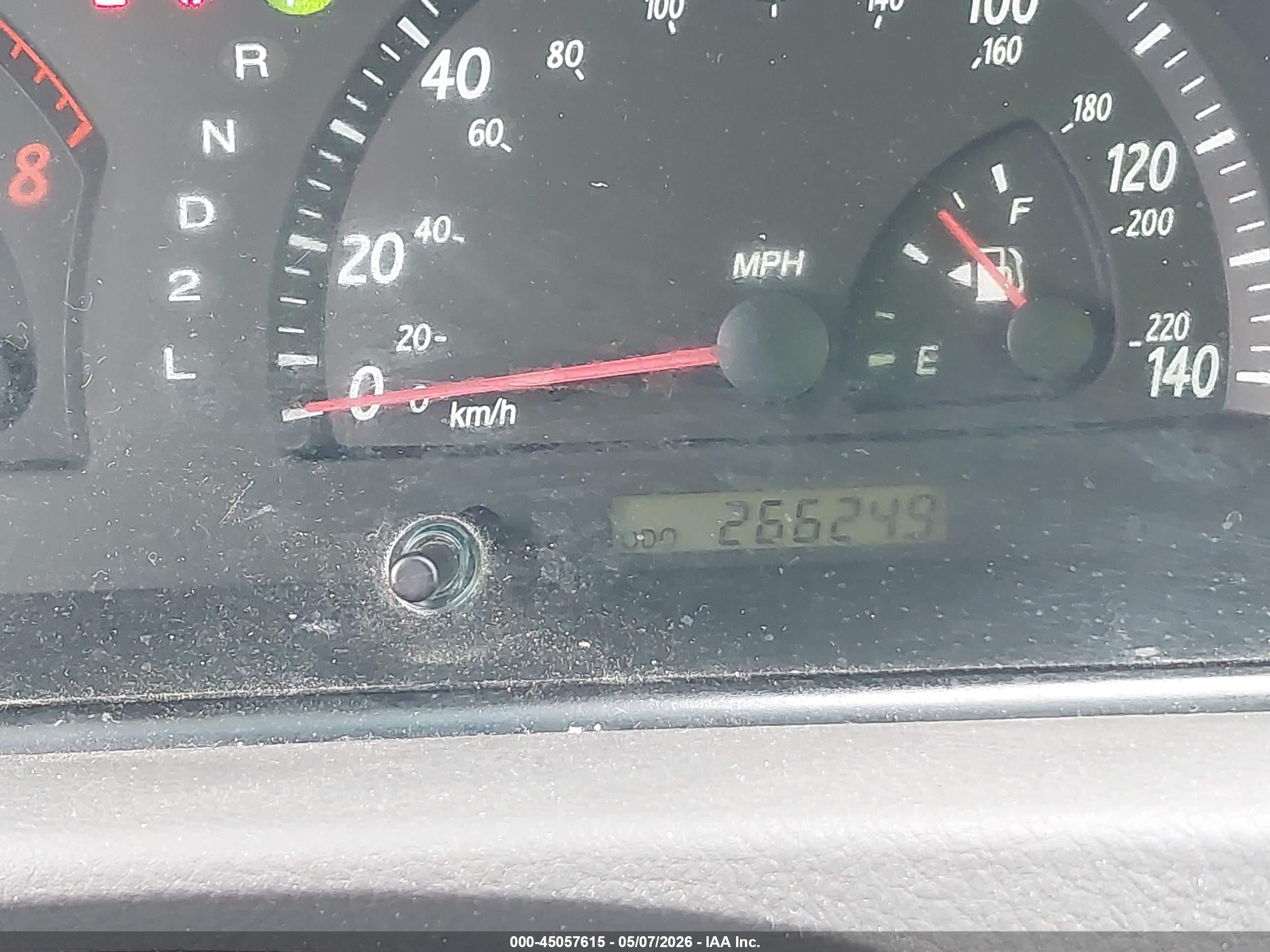 2004 Toyota Camry Le White vin: 4T1BE32K44U265654