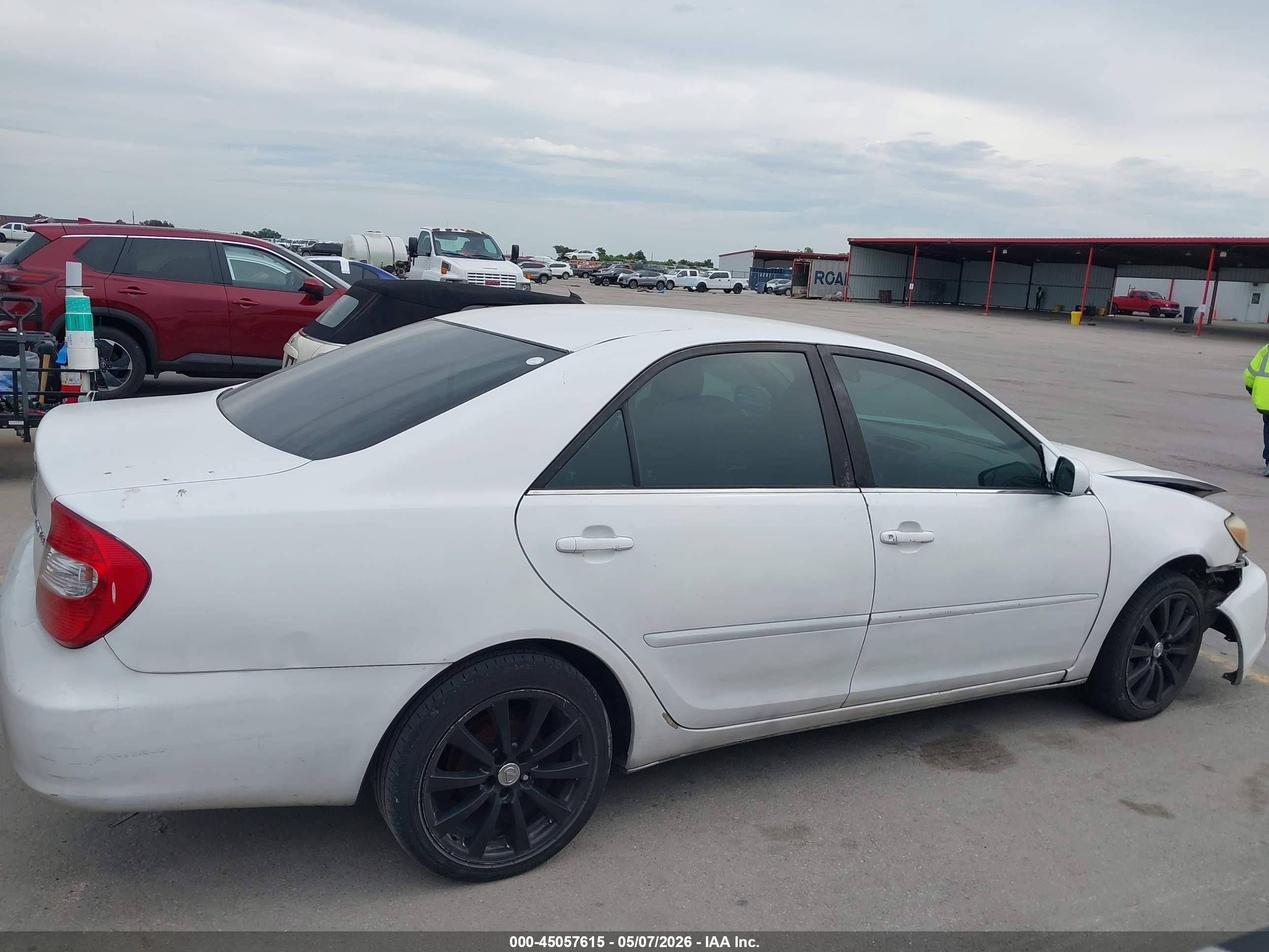 2004 Toyota Camry Le White vin: 4T1BE32K44U265654
