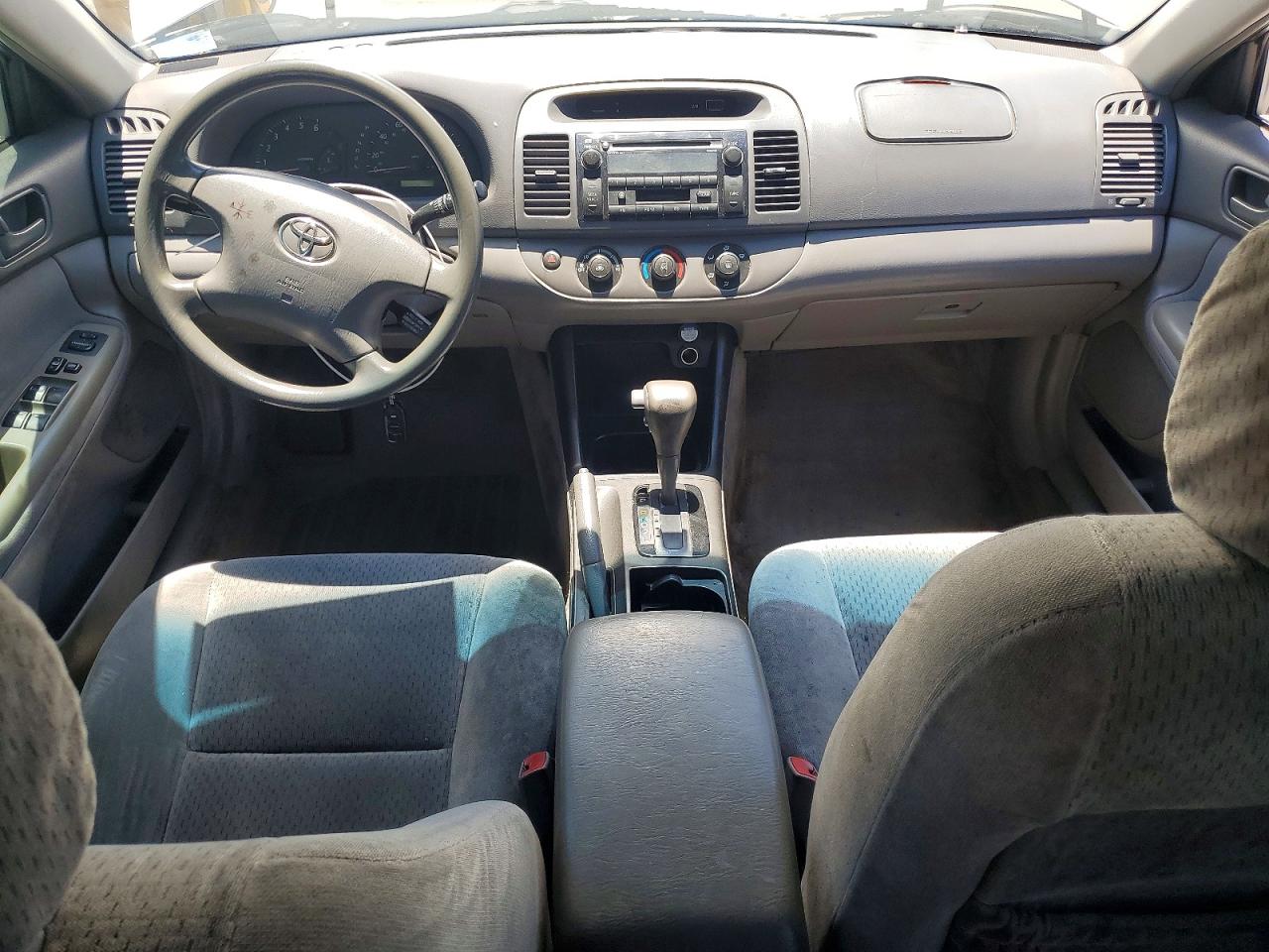 2004 Toyota Camry Le Silver vin: 4T1BE32K44U274628