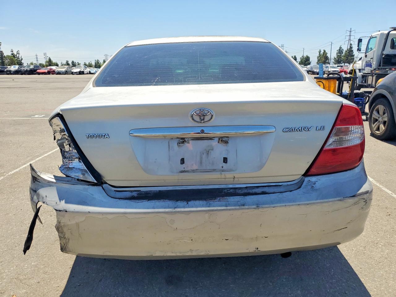 2004 Toyota Camry Le Silver vin: 4T1BE32K44U274628