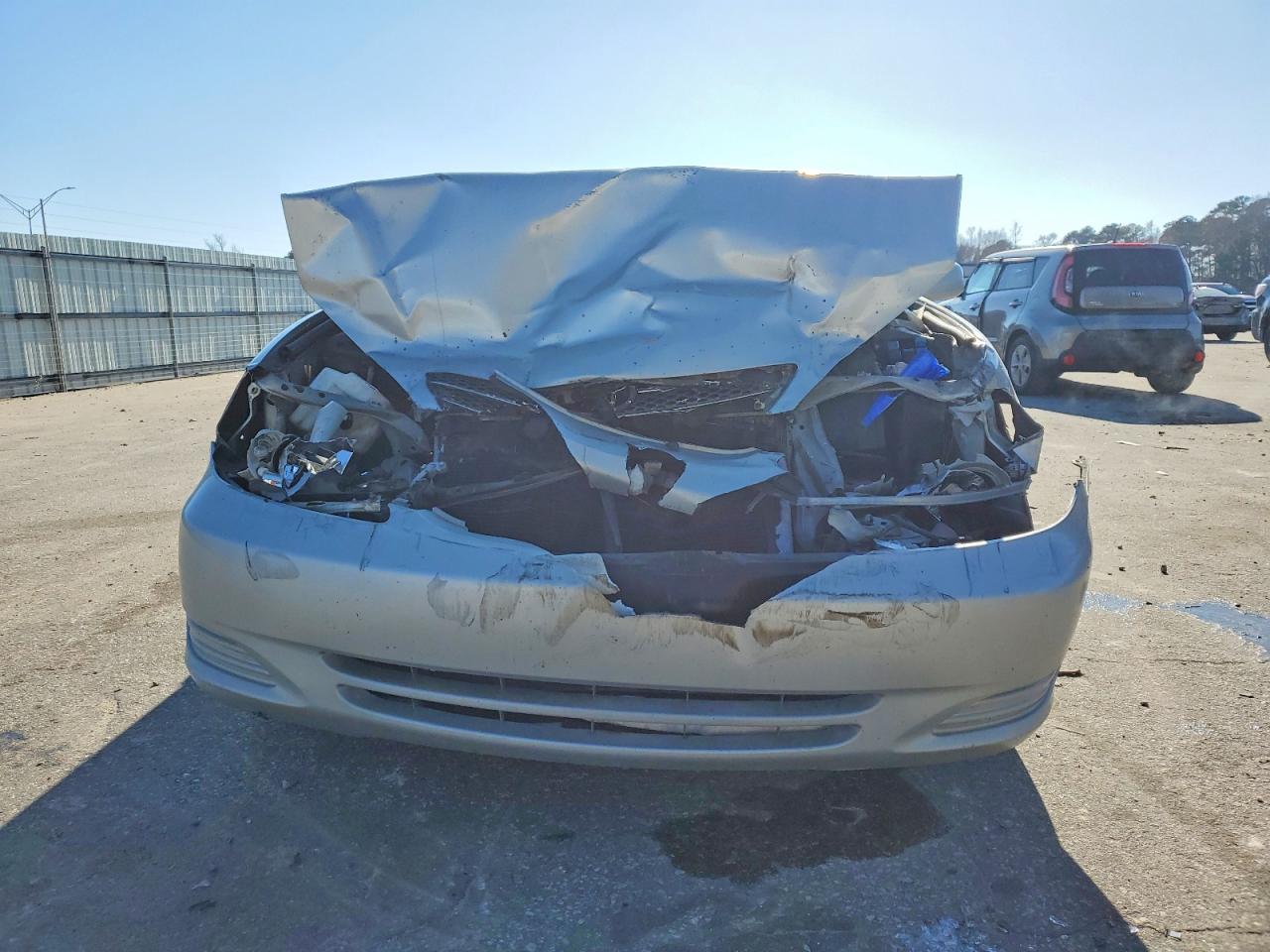 2004 Toyota Camry Le Silver vin: 4T1BE32K44U299447