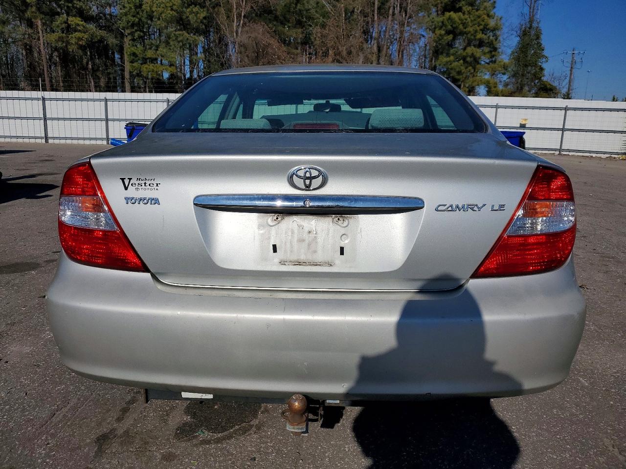 2004 Toyota Camry Le Silver vin: 4T1BE32K44U299447